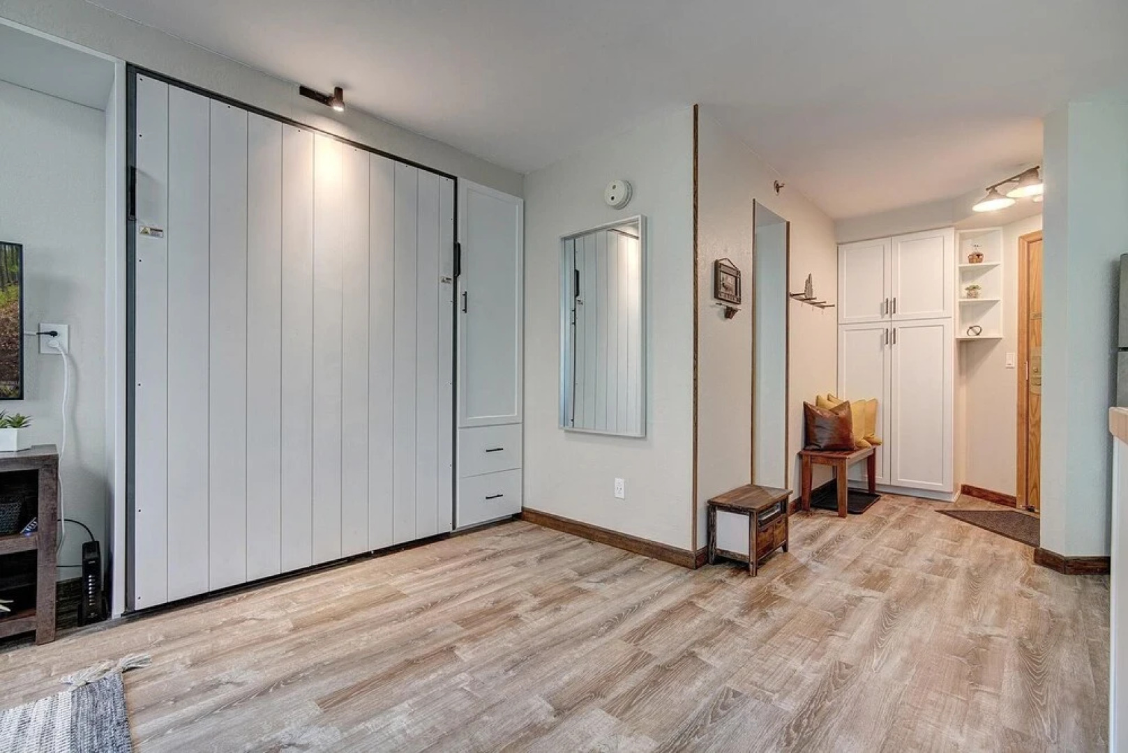 New Chic Ski-in Ski-out Condo Park