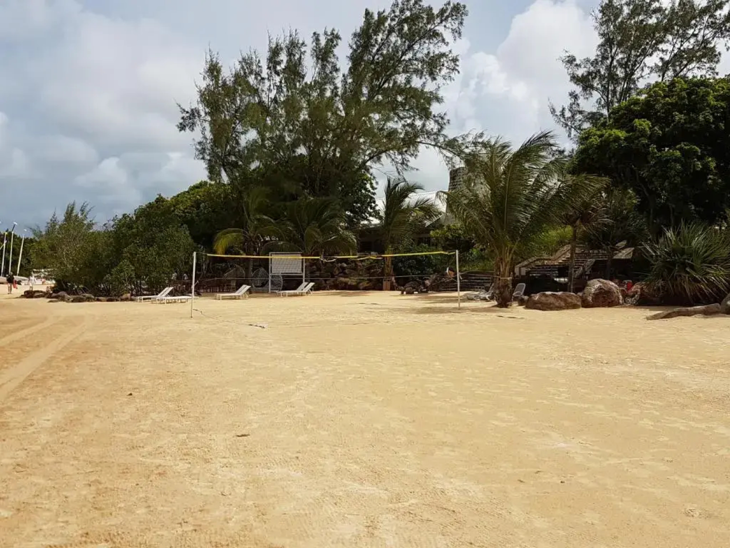 Azuri Apartment Beach and Pool