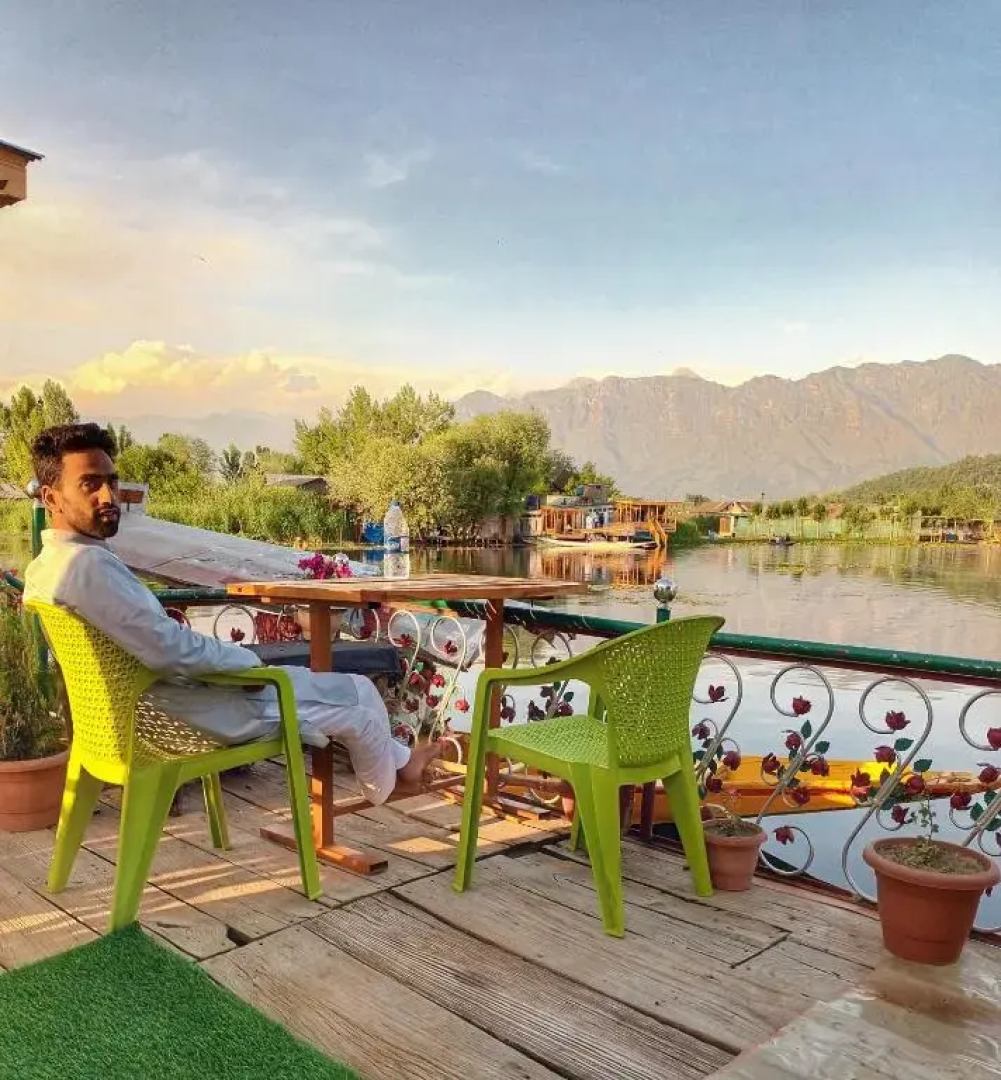Houseboat Rajas Palace