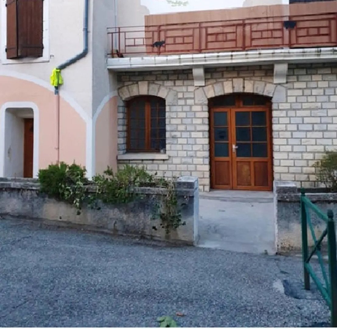 Apartment With one Bedroom in Saint-étienne-les-orgues, With Shared Pool and Wifi - 13 km From the Slopes