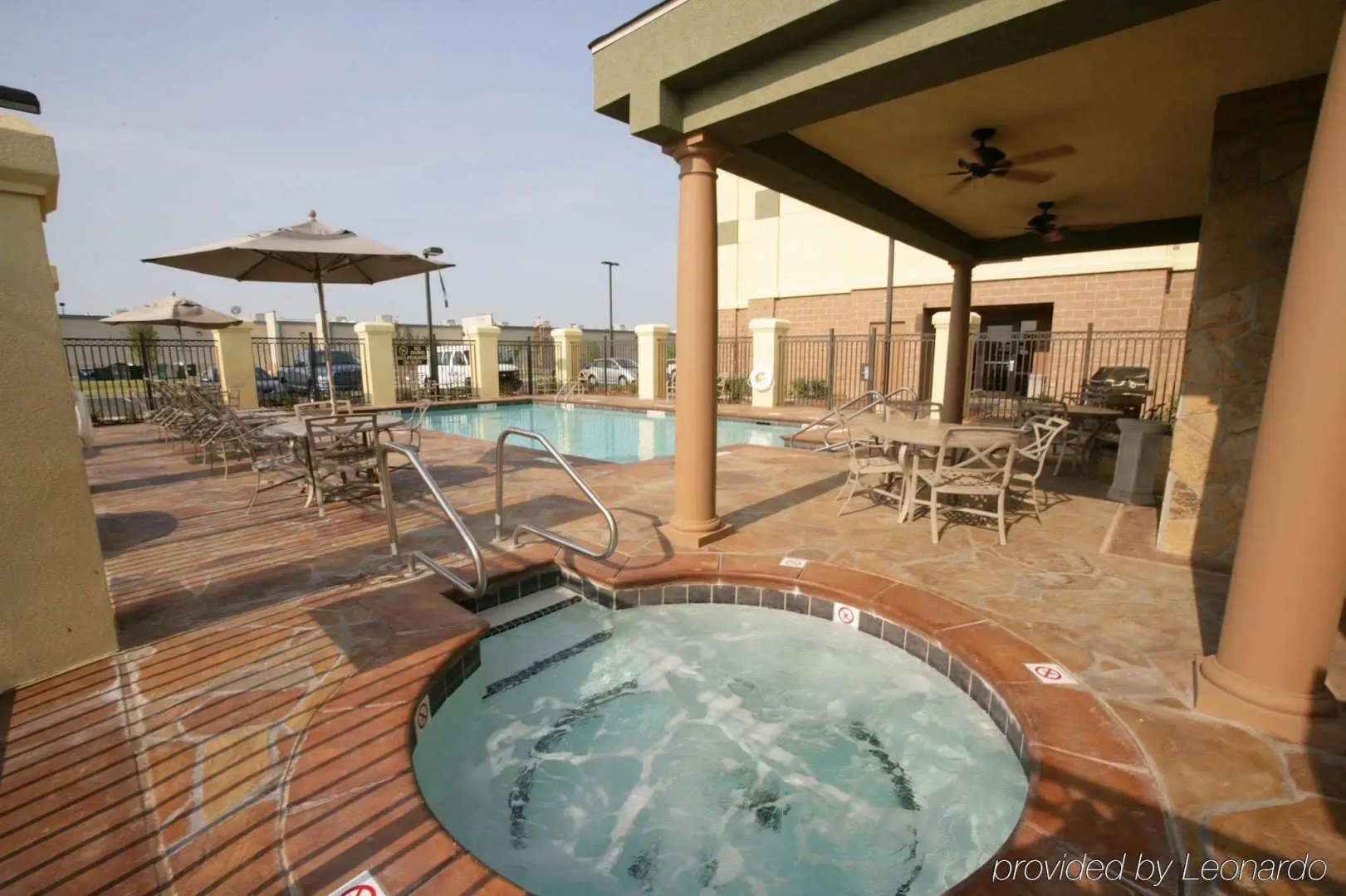 Holiday Inn Express & Suites Shawnee by IHG