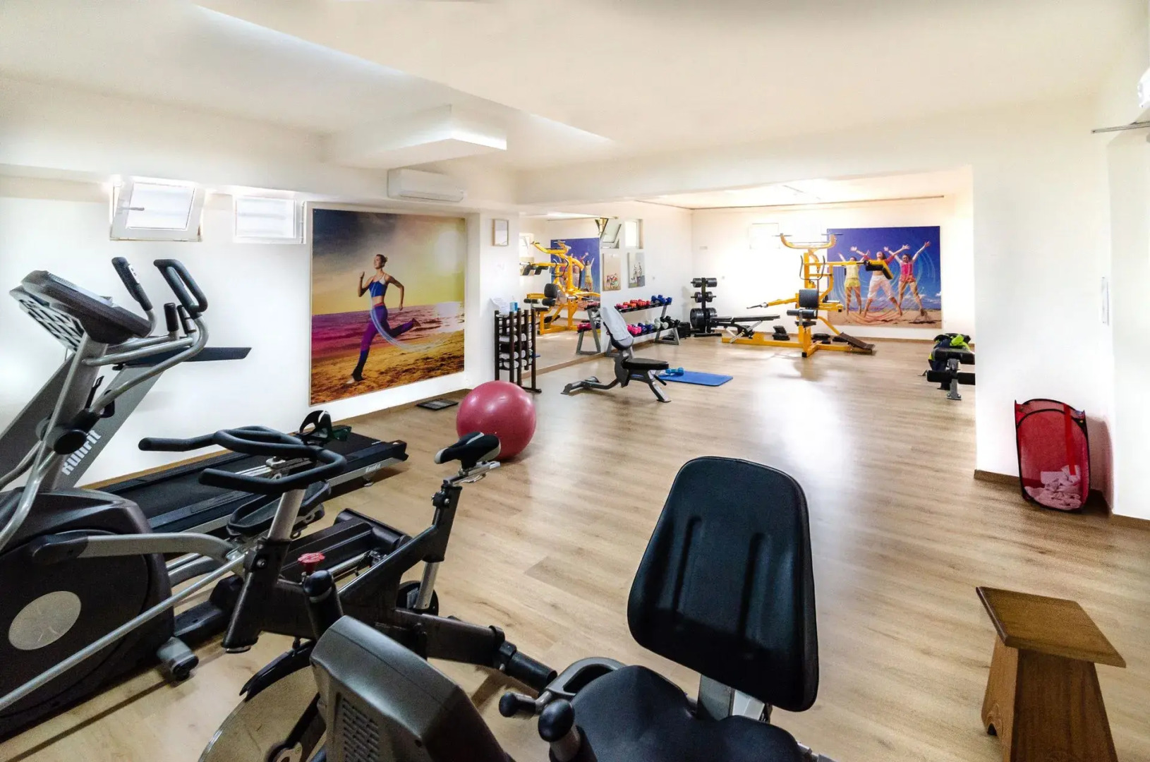 Отель Anais Holiday