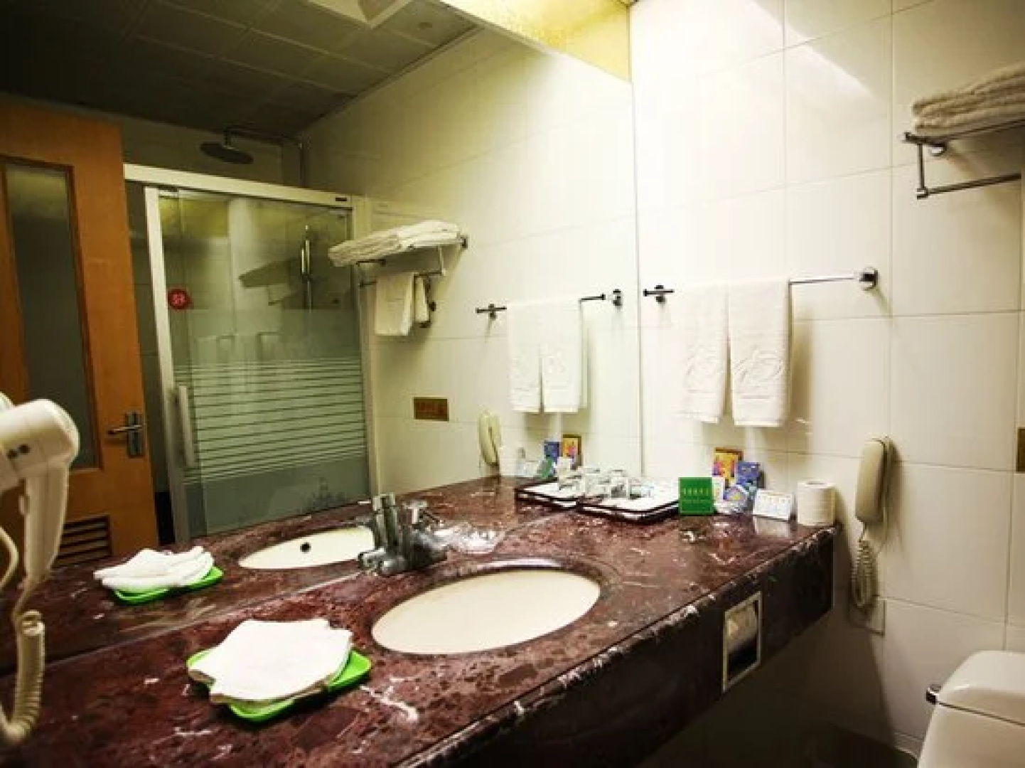 Ji Hotel (Rizhao Lighthouse Seaside Scenic Area)