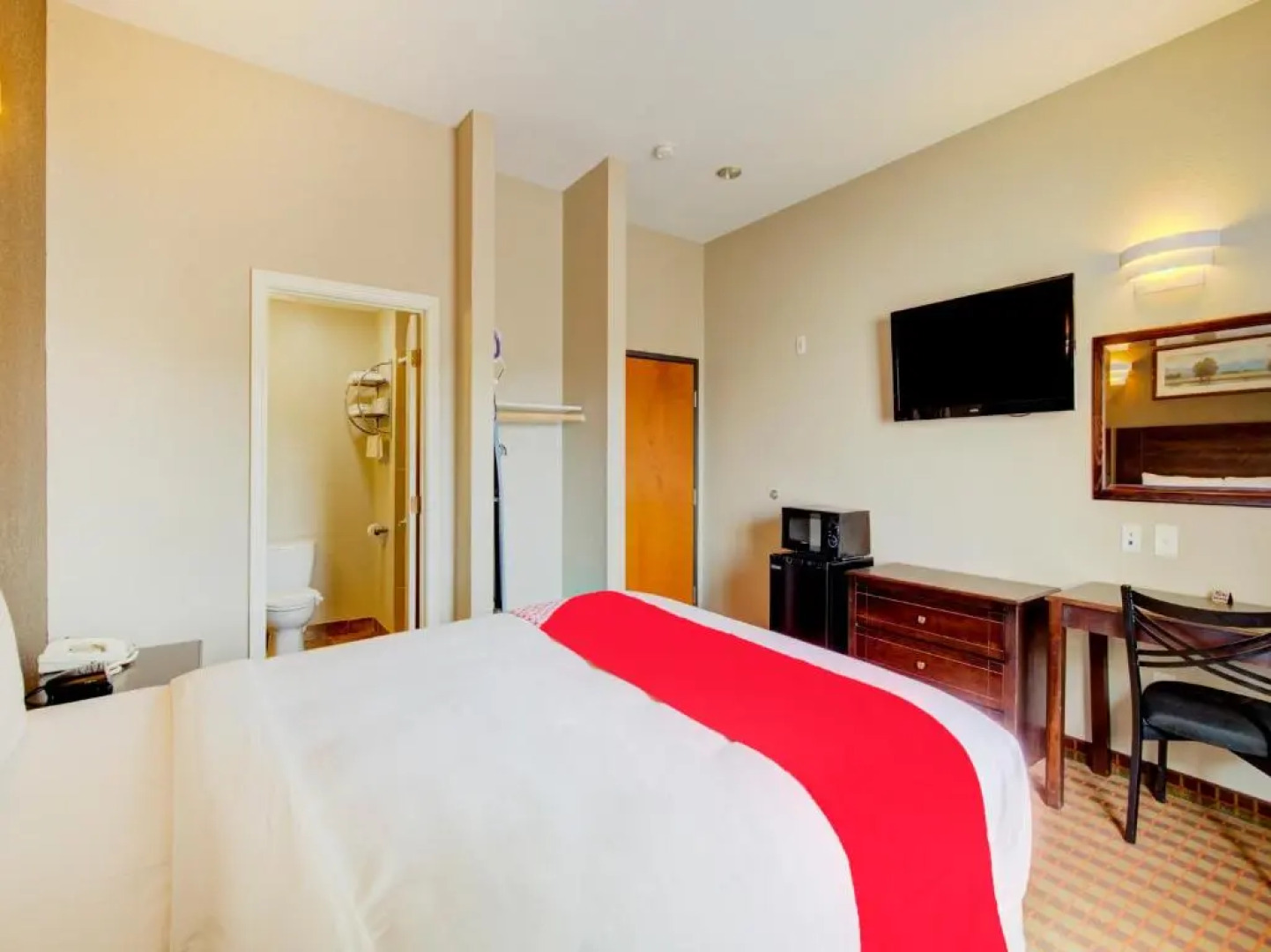 Whitehouse Inn Dilley