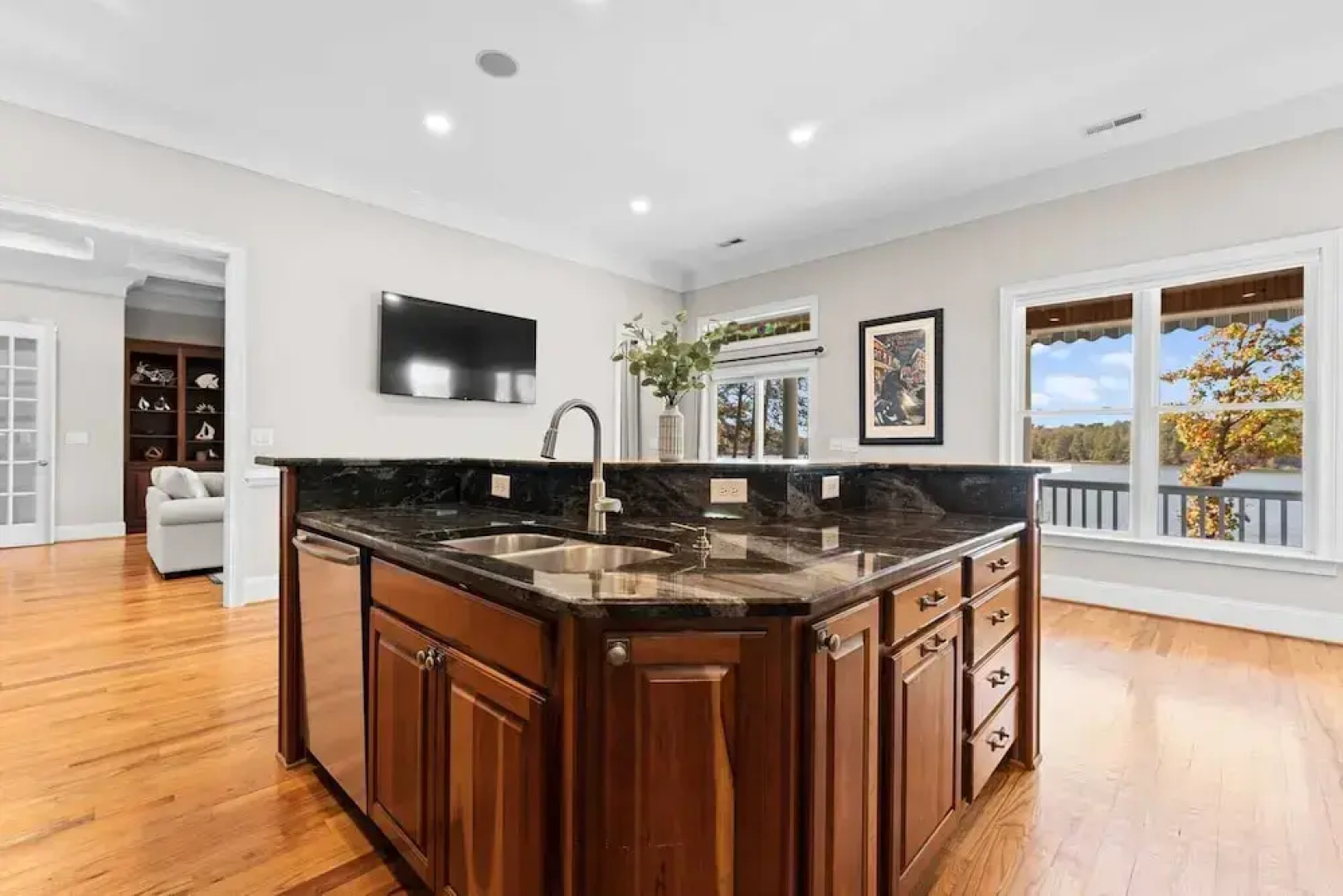 Sunset Pointe by Avantstay Waterfront, Beach, Fire Pit Sleeps 14 5bdr 4BA