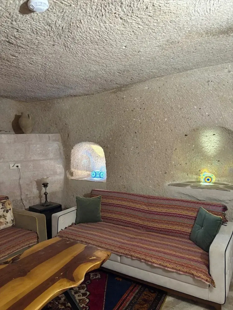 Valley Inn Cave Hotel