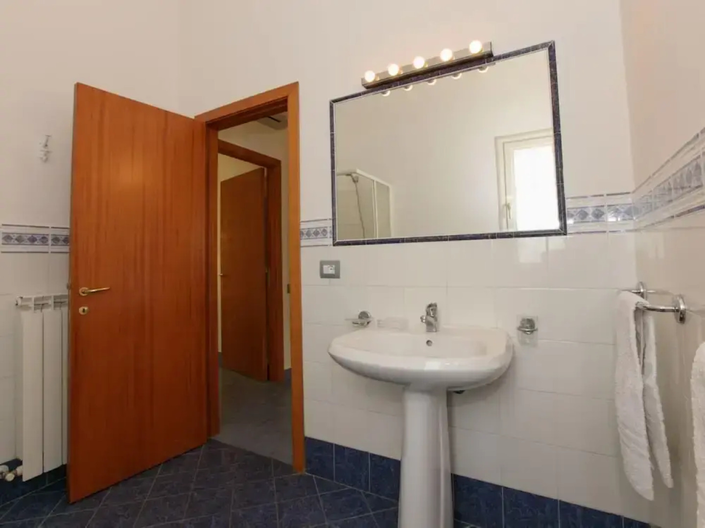 Villa with Salt Water & Heated Pool & Hot Tub near sea