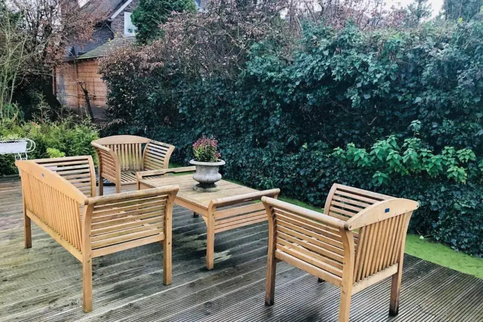 Tiny house in tuin van de statige villa Mariahof