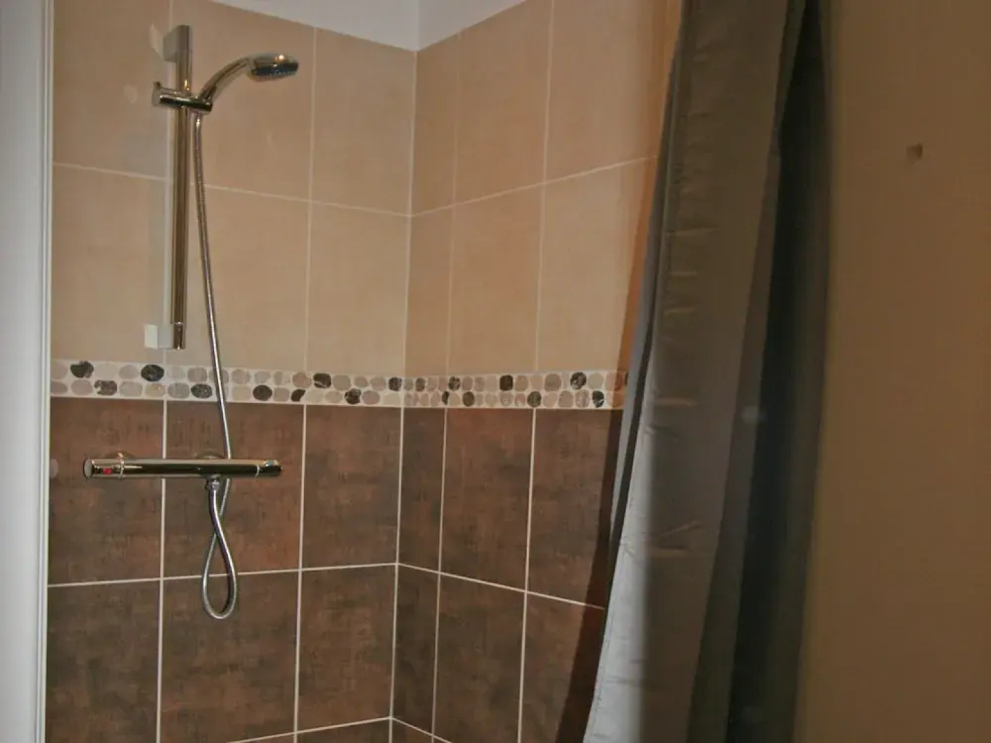 Quaint Holiday Home in Le Plan-de-la-Tour with Pool