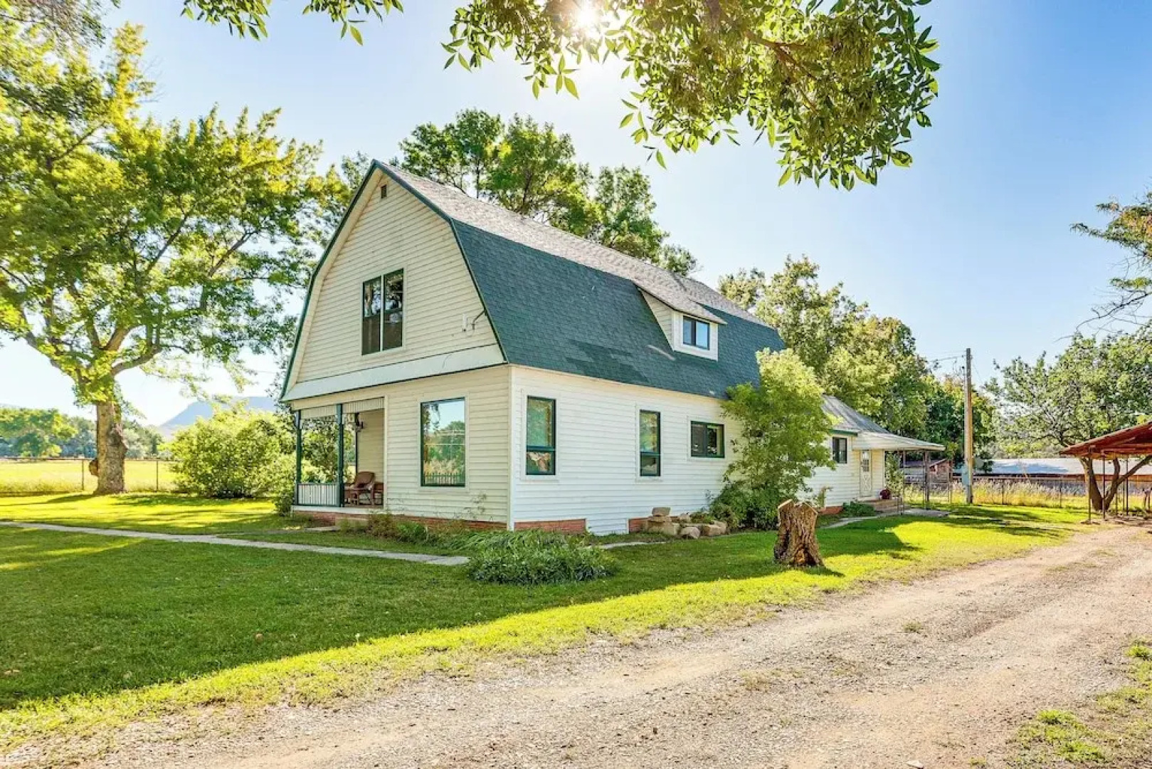 Patio & Mountain Views: Farmhouse in Mancos!