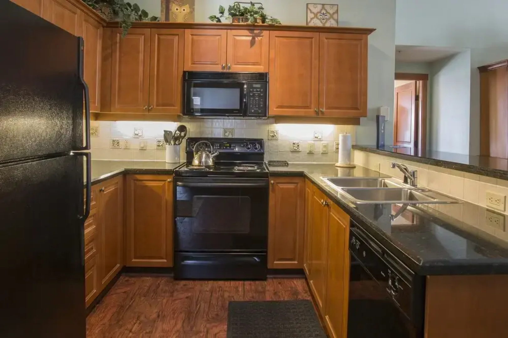 1408 - Three Bedroom Deluxe Eagle Springs West 3 Condo by RedAwning