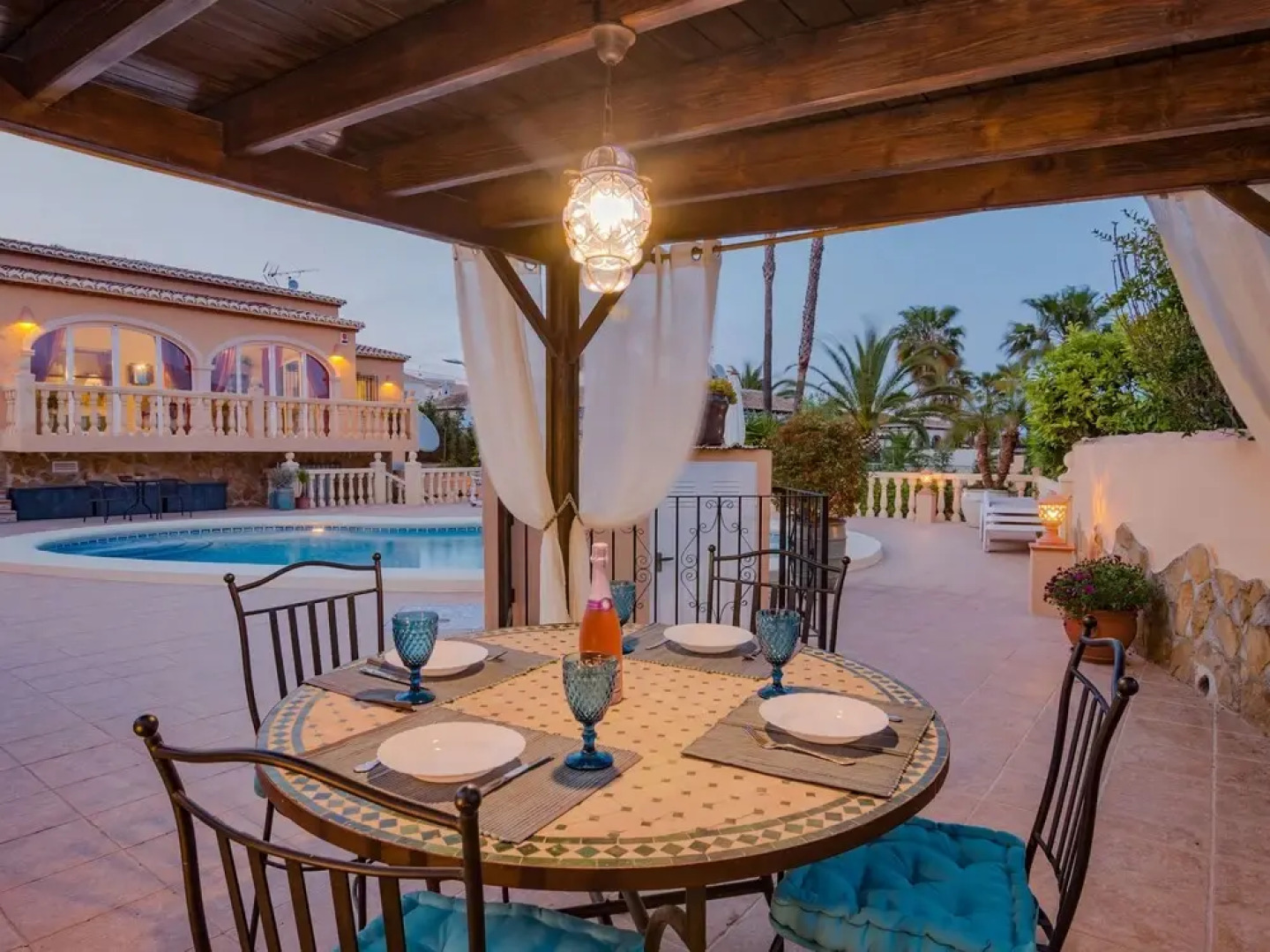 Villa With Very Spacious Terrace, Beautiful View of the Mountains & Private Pool