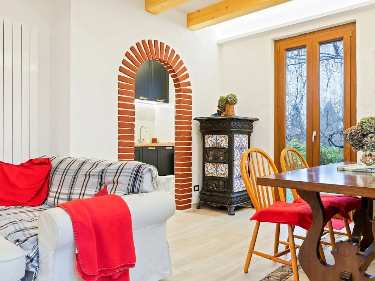 Quaint Chalet in Mondonico With Garden