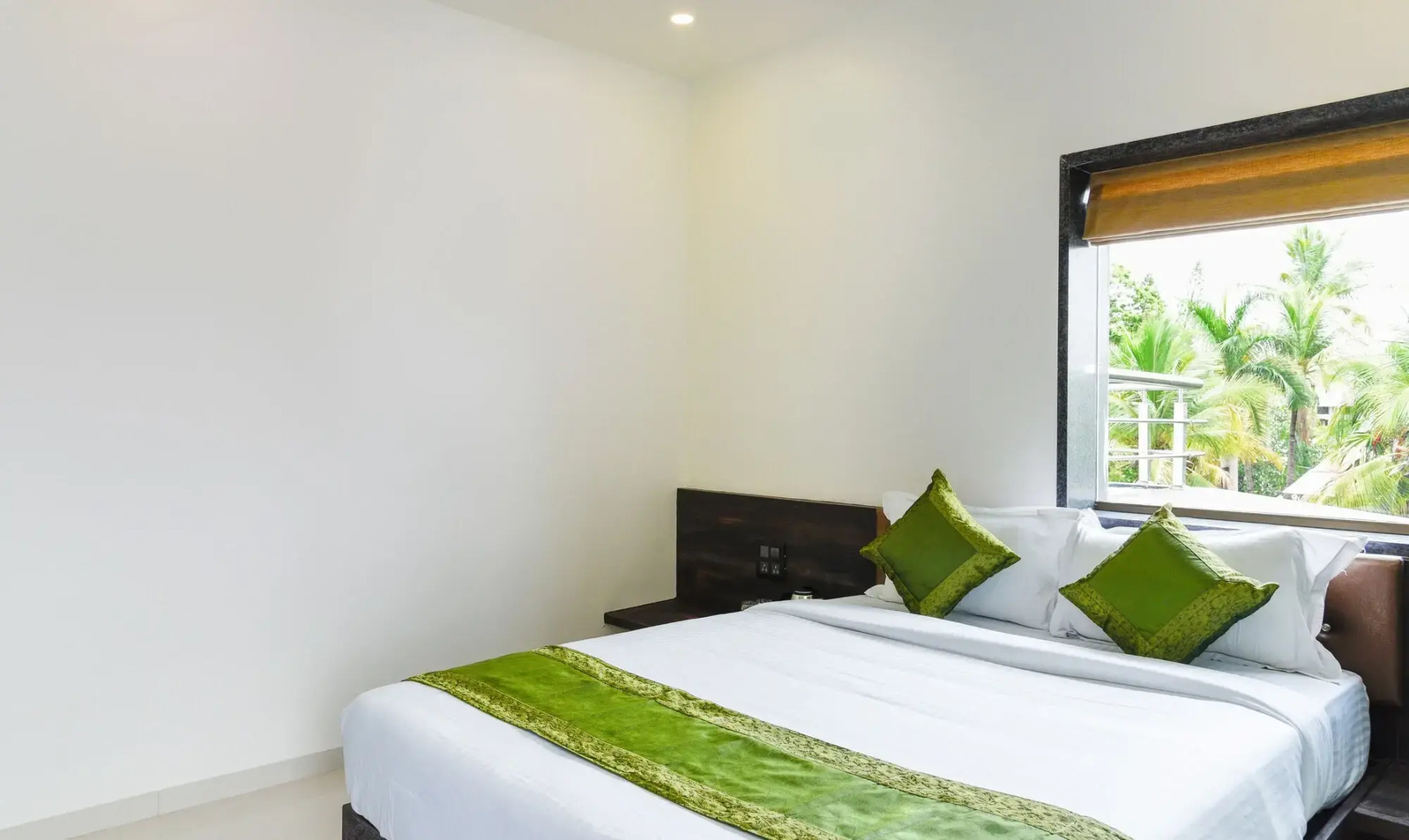 Treebo Malhaar Regency