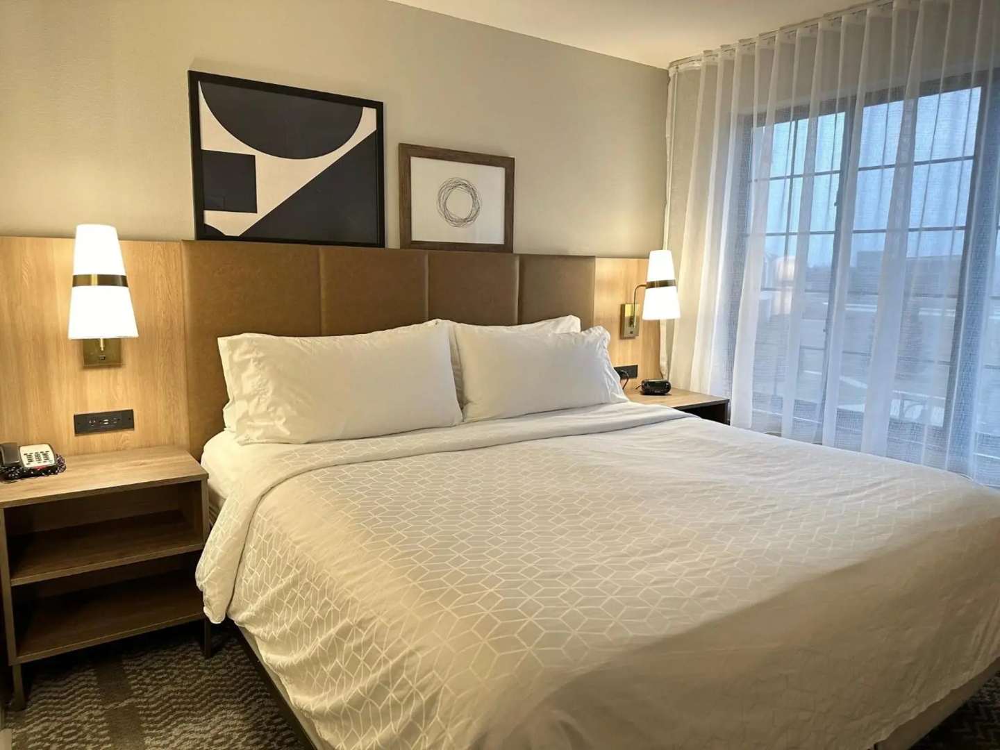 Staybridge Suites Milwaukee West-Oconomowoc by IHG