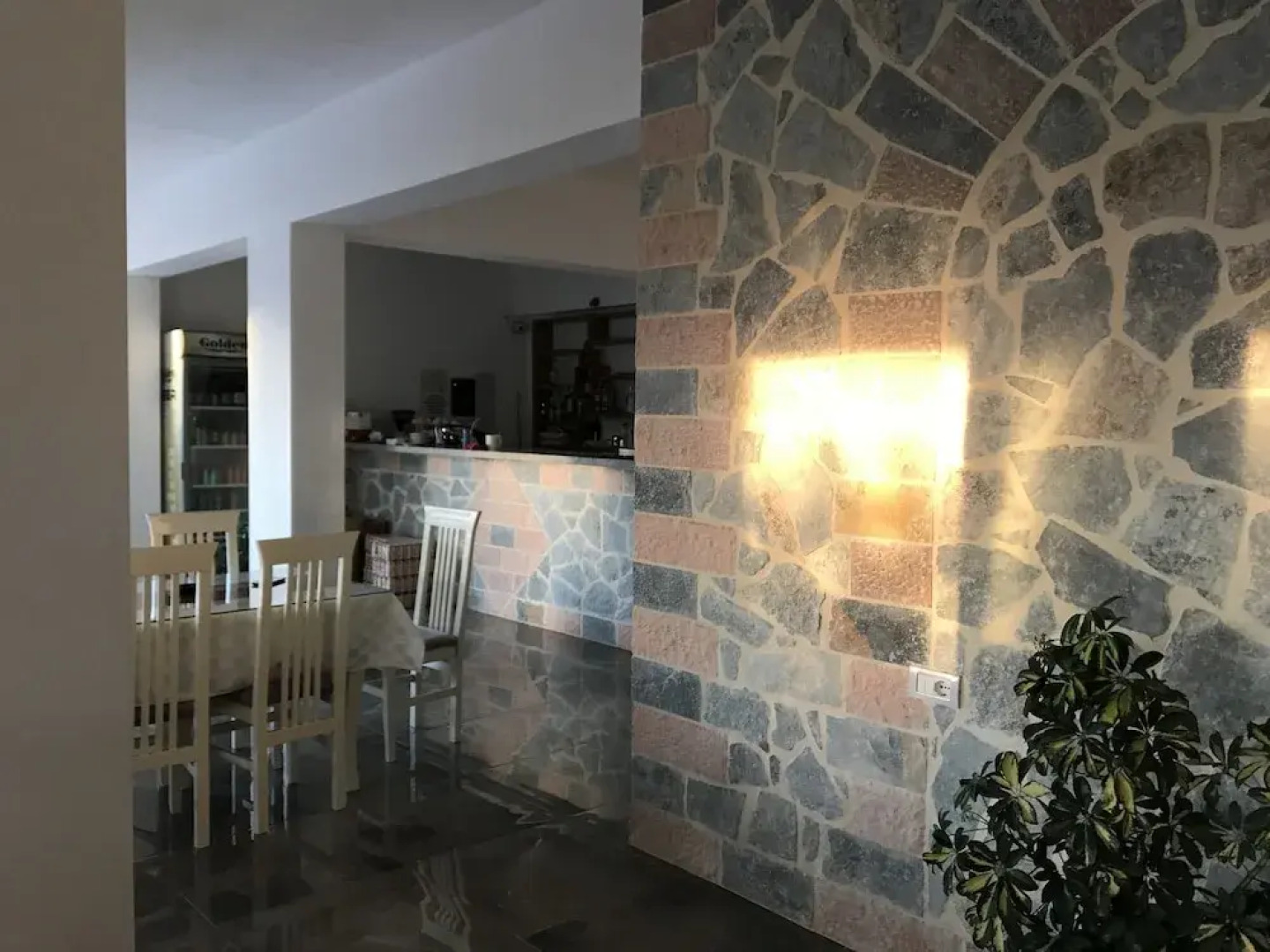 Aleksander Apartments