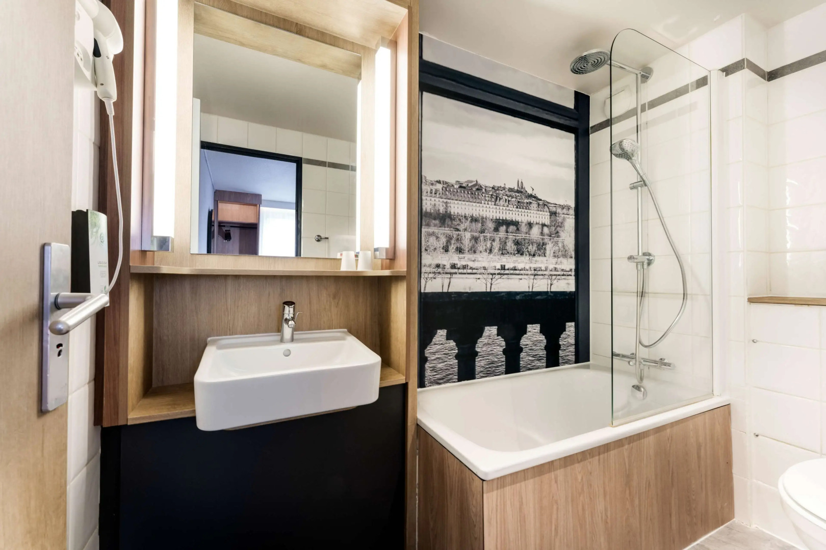 Hôtel Restaurant Campanile Paris 19 - La Villette