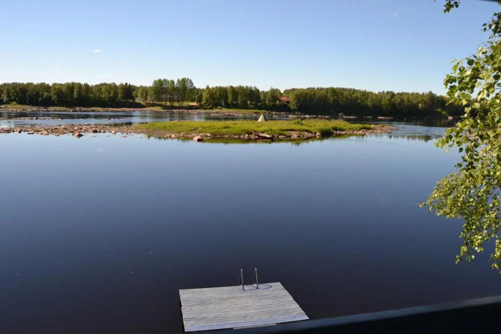 House Olkka by the river