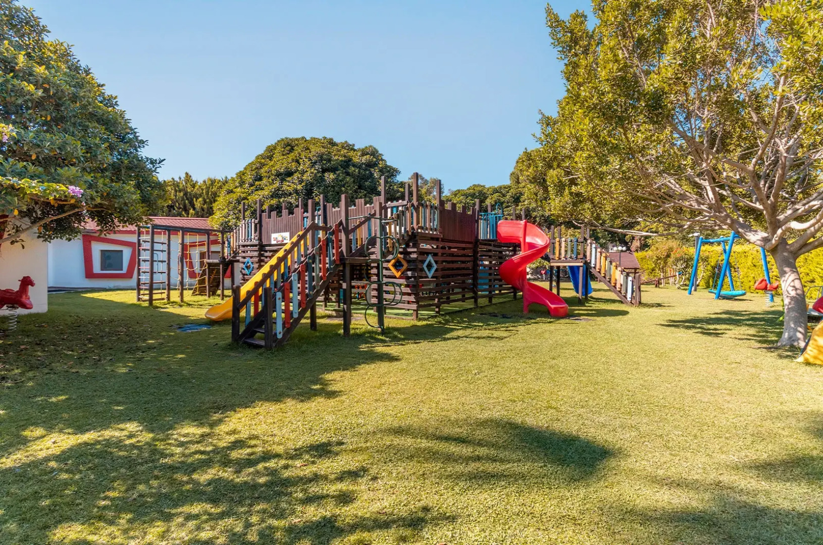 Отель Emelda Sun Club