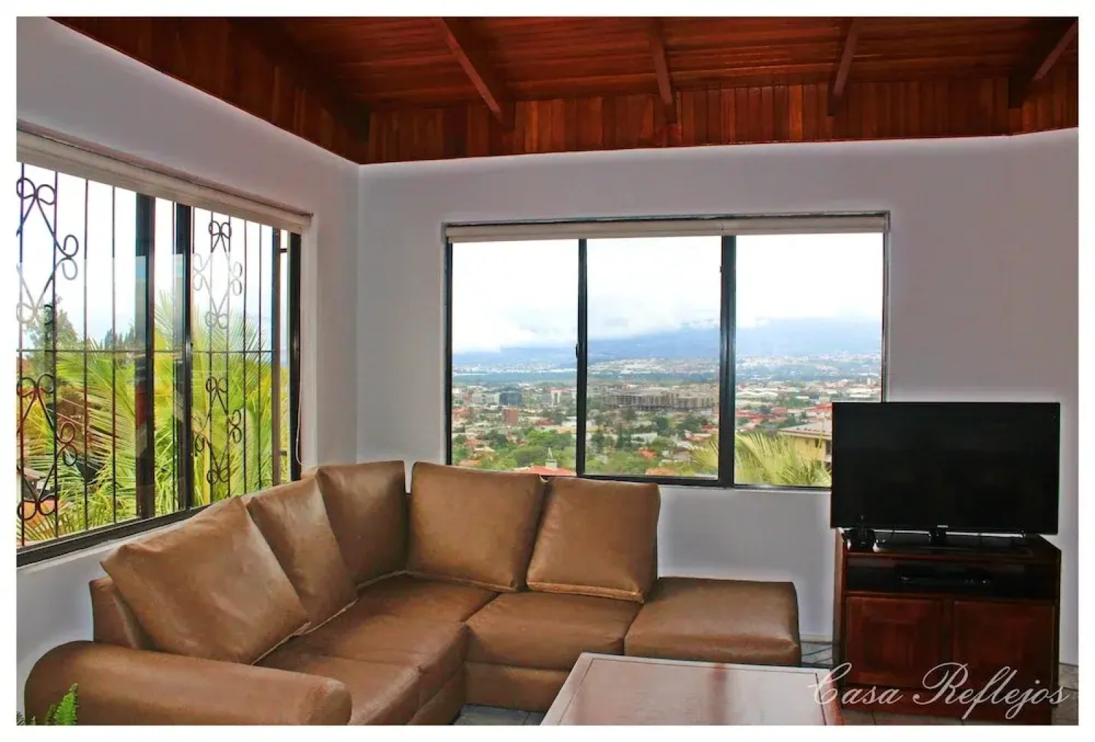 Casa Reflejos City View