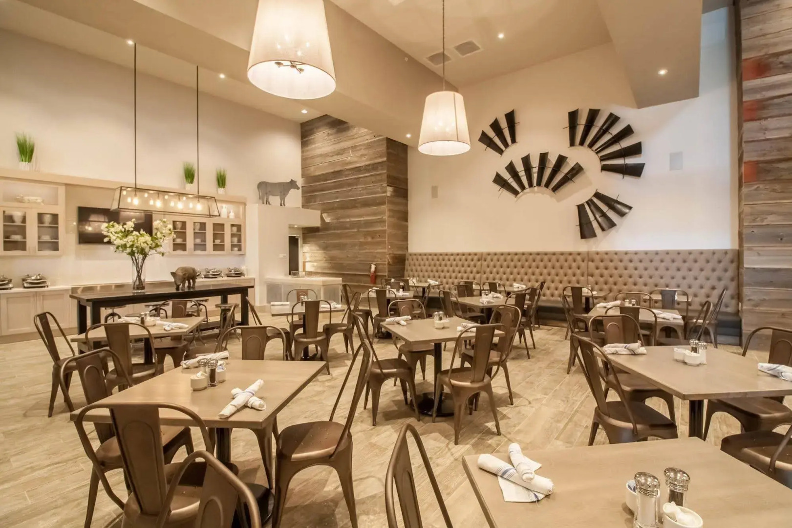 Hotel Renovo Des Moines Urbandale,Tapestry Collection Hilton