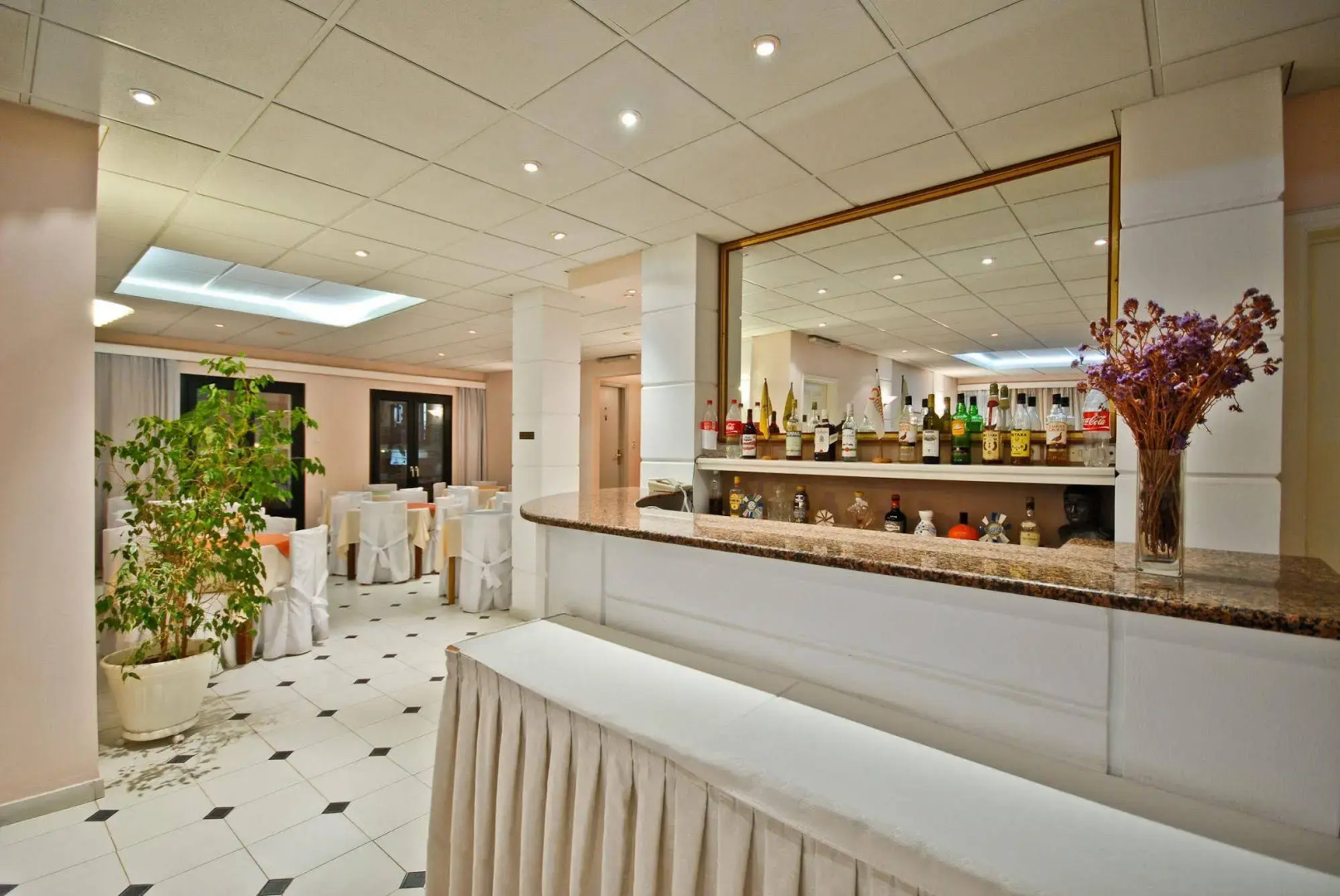 Coronis Hotel