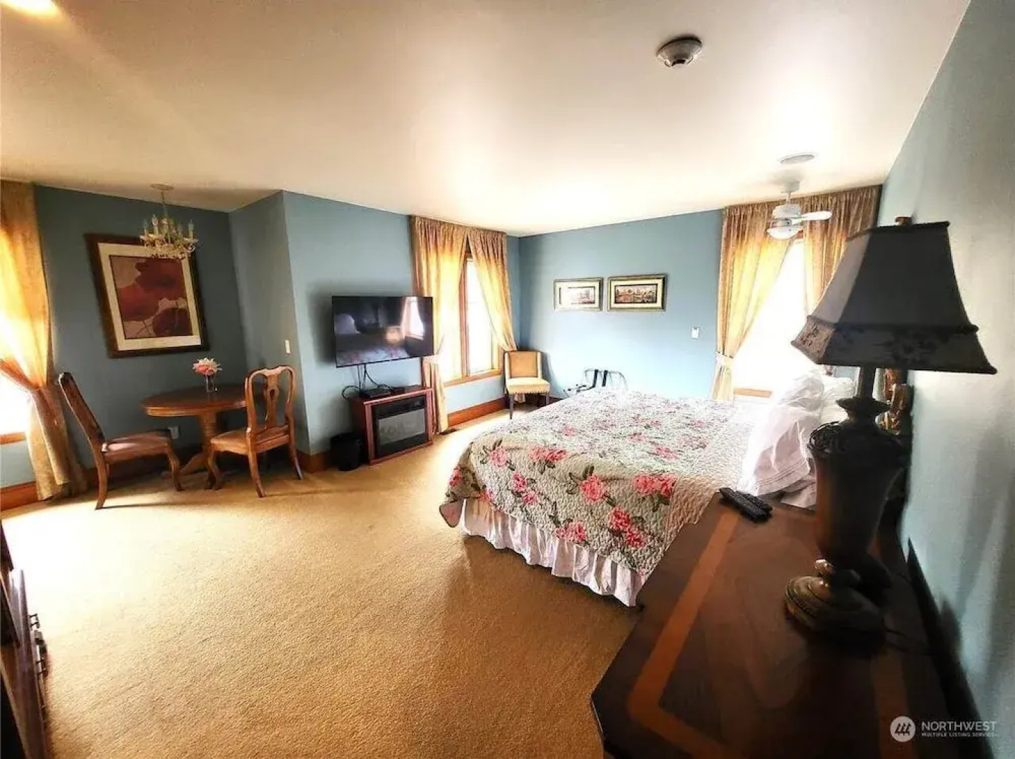 Mansion Inn Lake Stevens