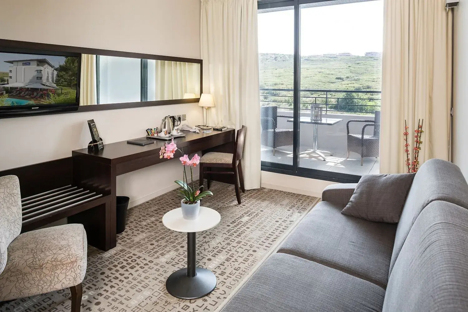 Mercure Aix-en-Provence La Duranne Gare TGV