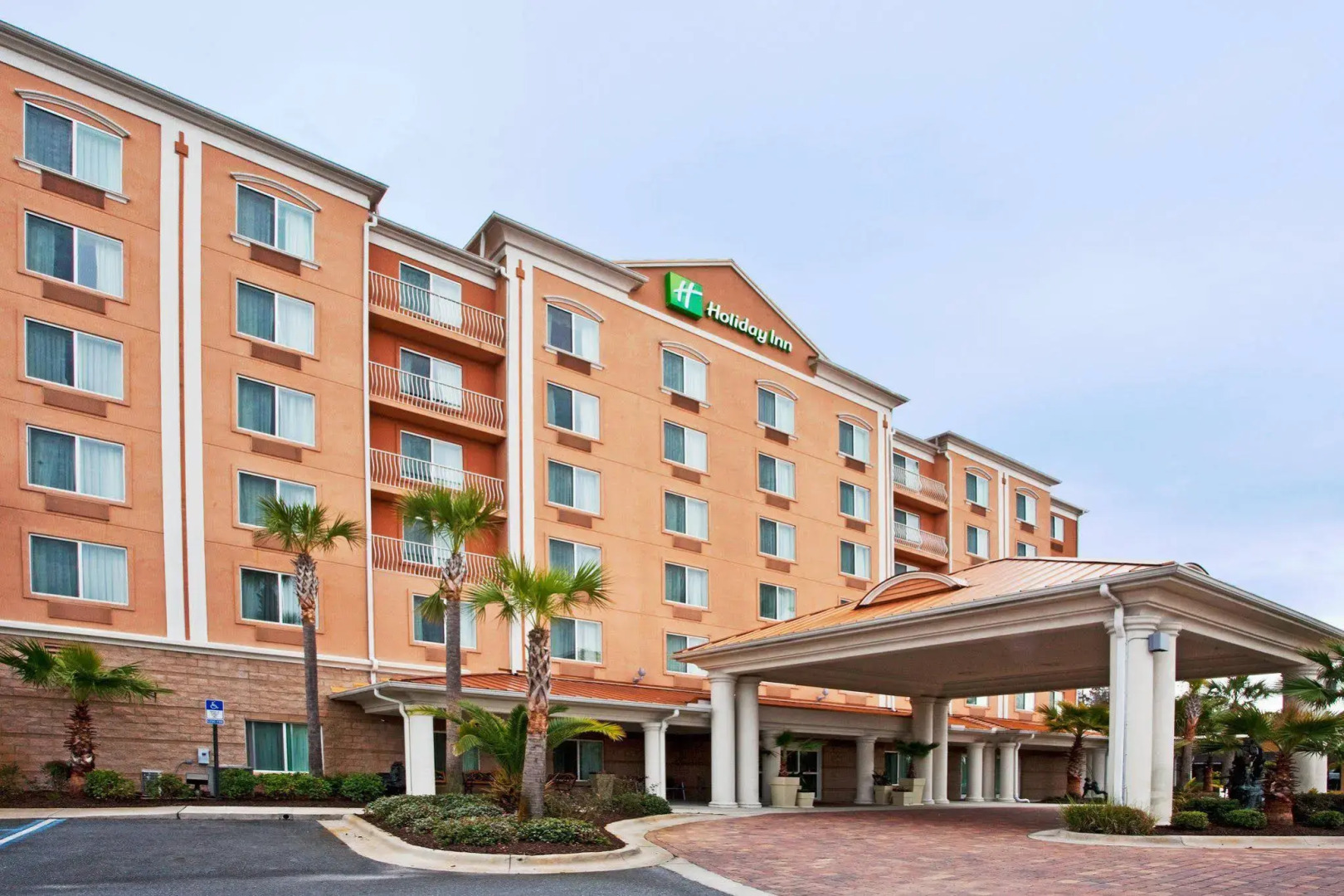 Holiday Inn & Suites Lake City by IHG