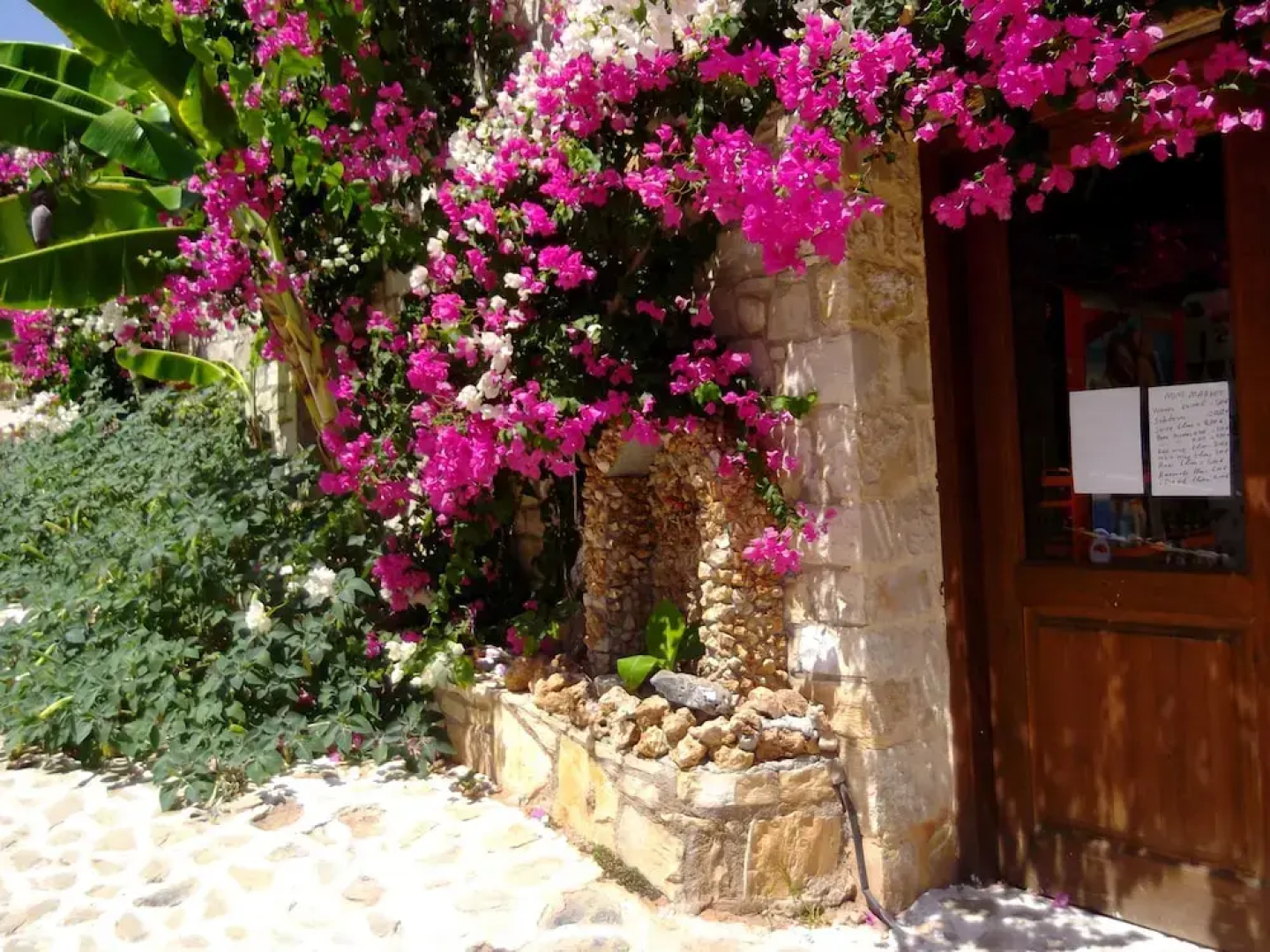 Stone Village Petrino Horio