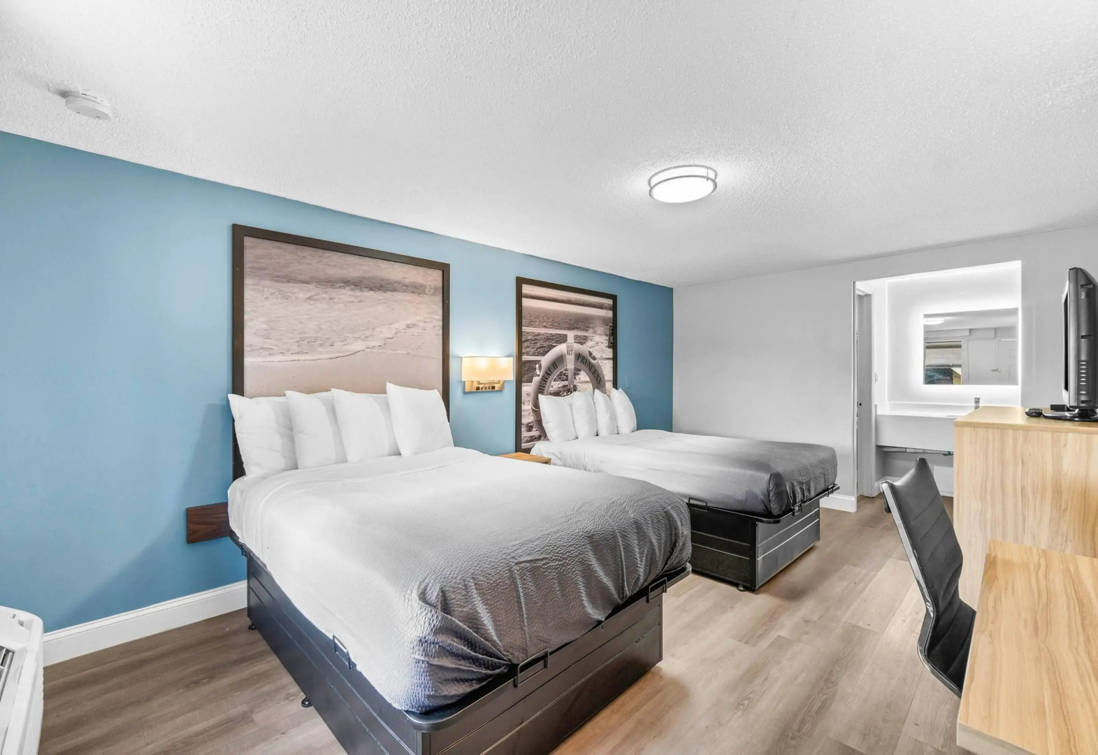 Super 8 by Wyndham Lantana West Palm Beach