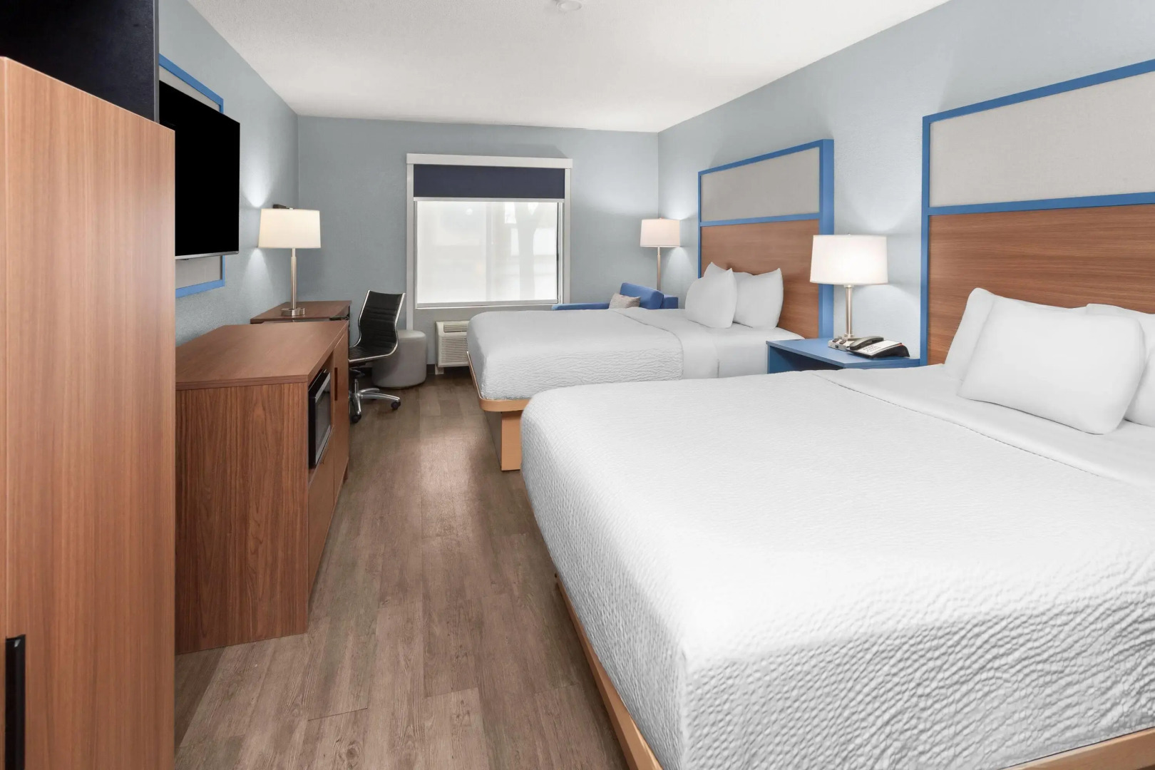 AmericInn by Wyndham Reedsburg