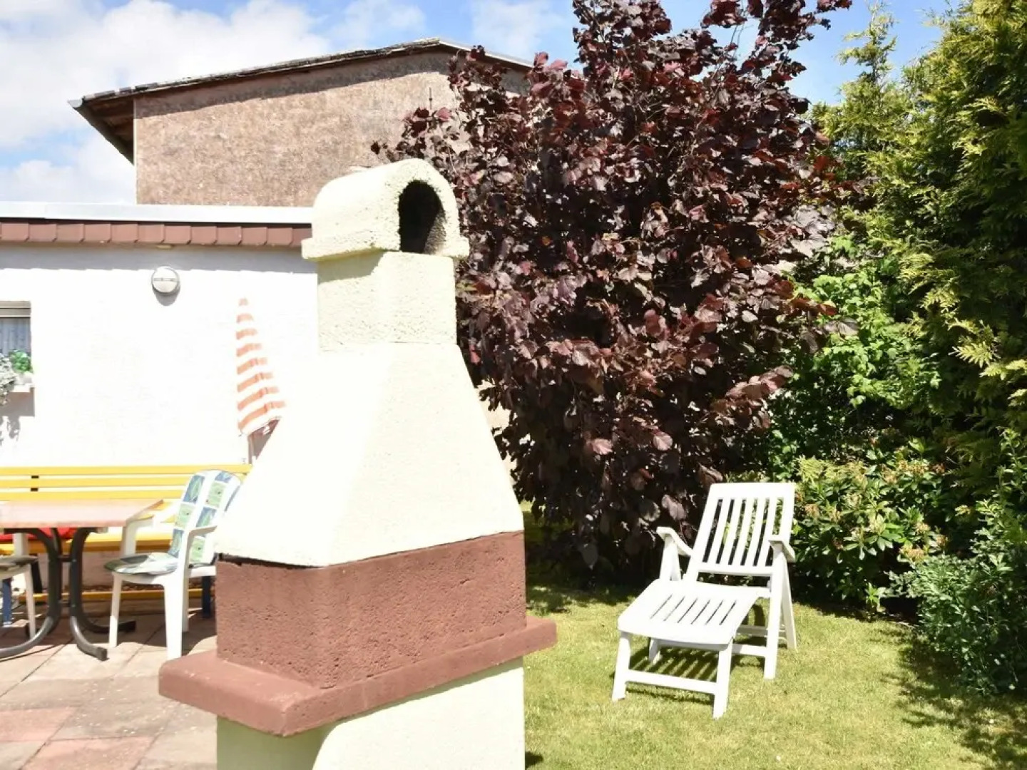 Quaint Bungalow in Stove near the Beach
