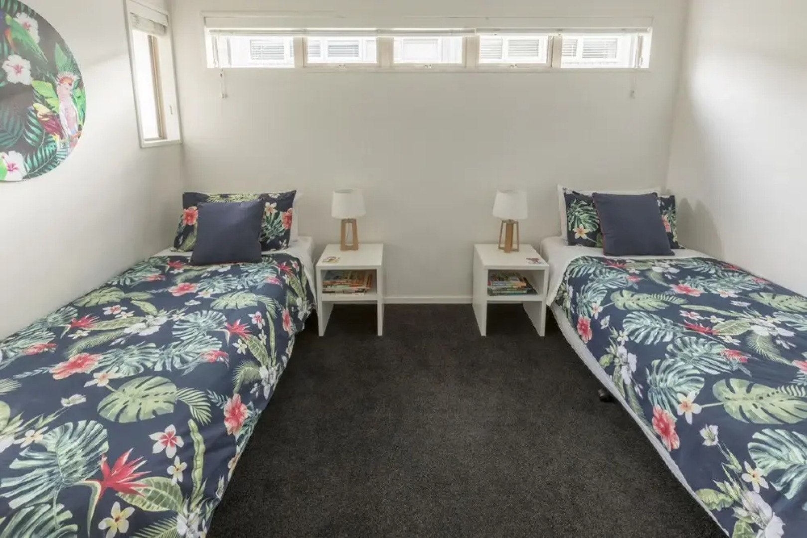 Toodle's Super Six in Wanaka w Mountain Views