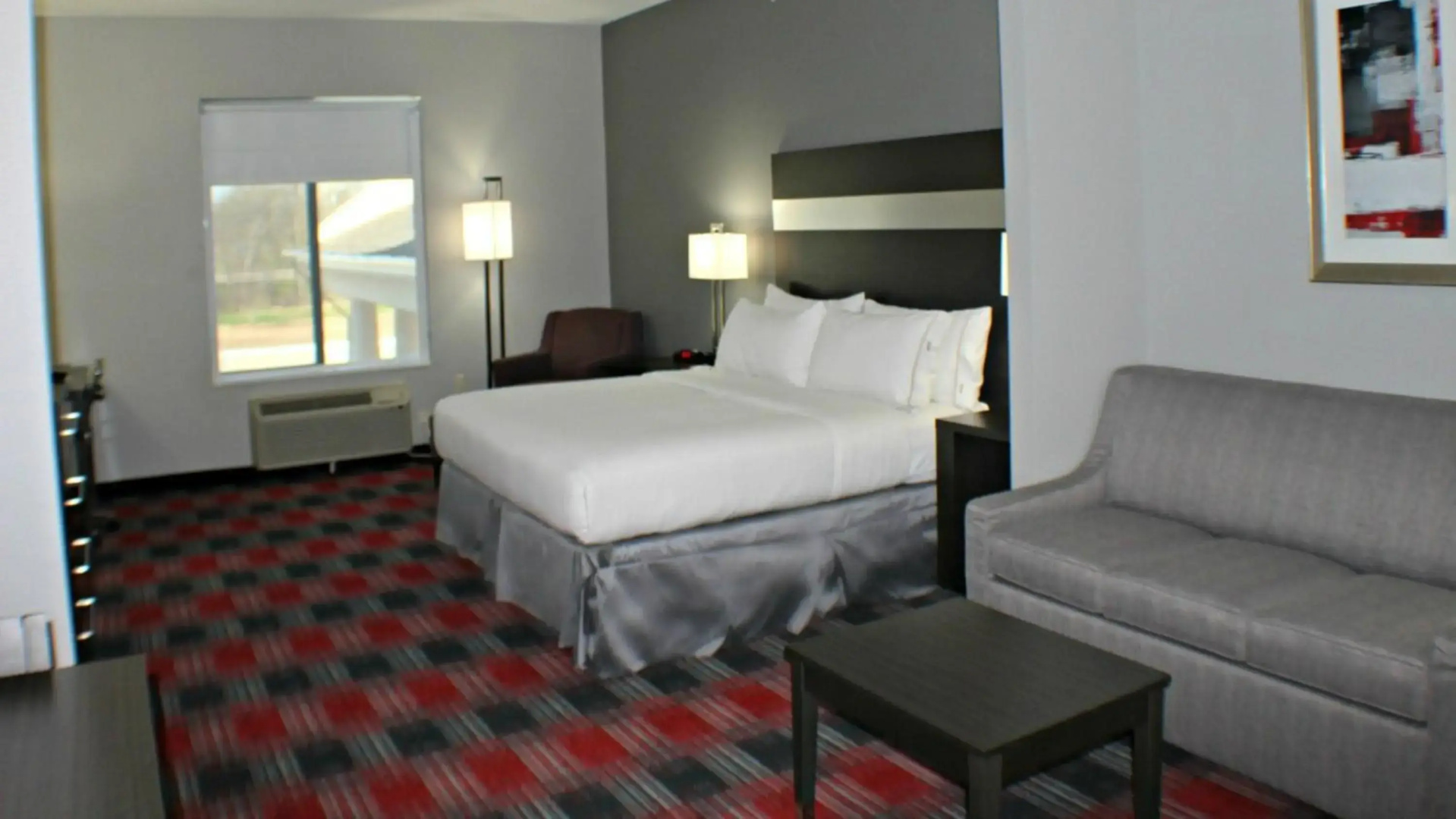 Holiday Inn Express & Suites Bonham