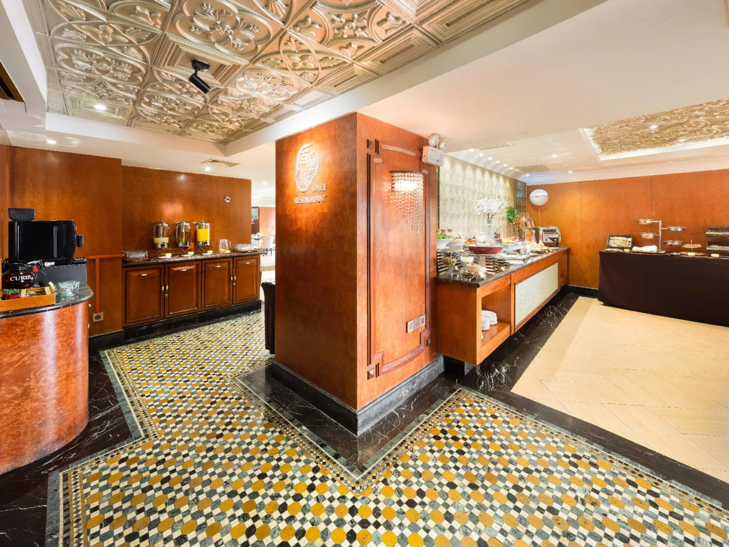 Paramount Gallery Hotel