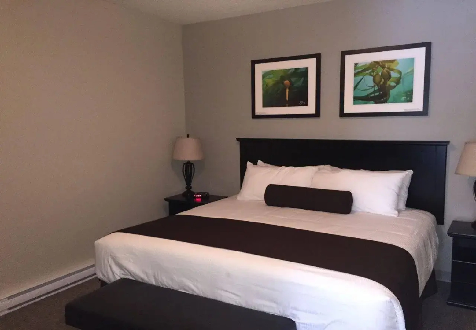 Sportsman's Inn on the Harbour Front