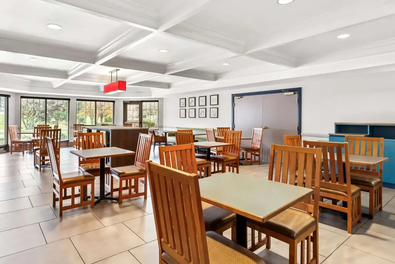 Country Inn & Suites by Radisson, Portage, IN