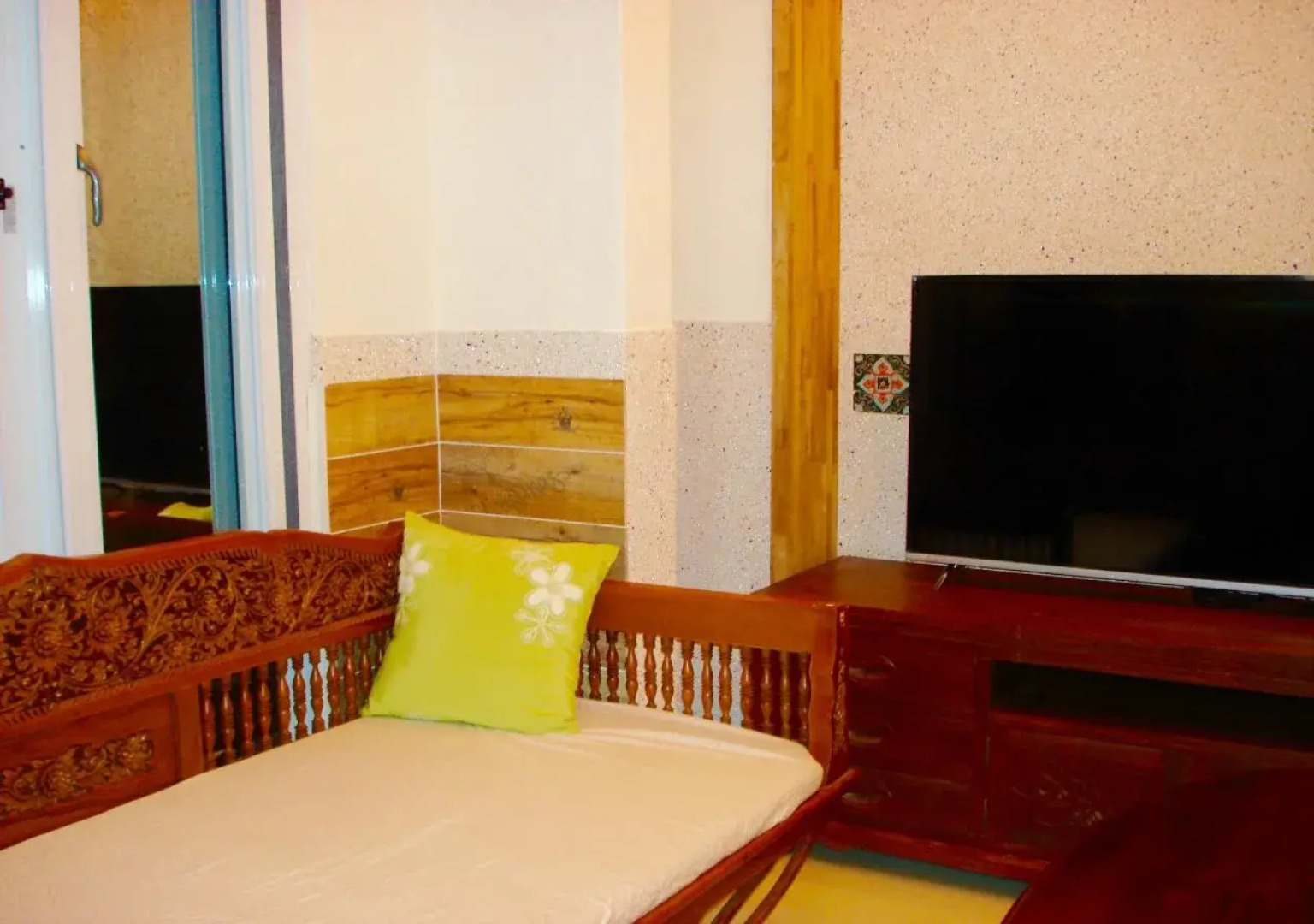 Home & Teak Homestay