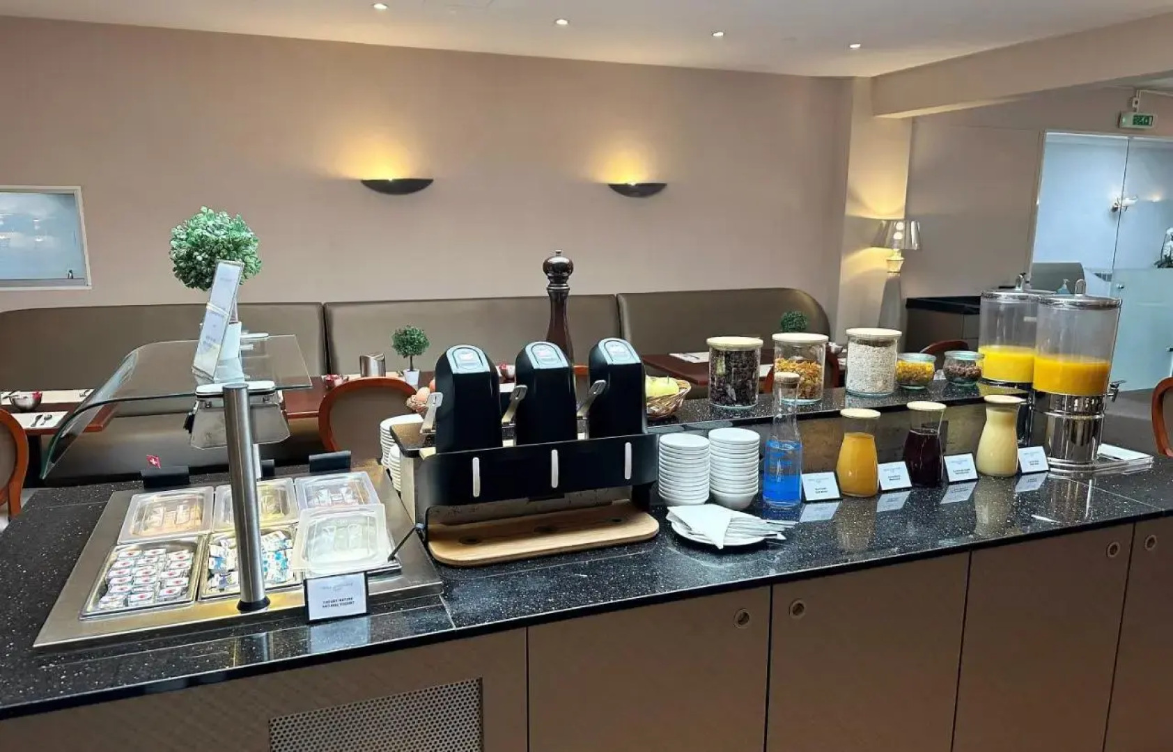 Отель Drake Longchamp Swiss Quality