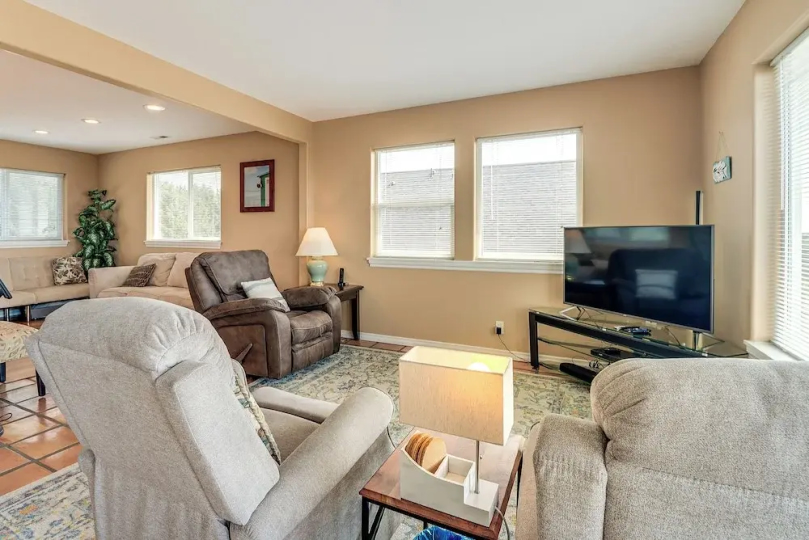 Copalis Beach Family Home: Close to Sites & Nature