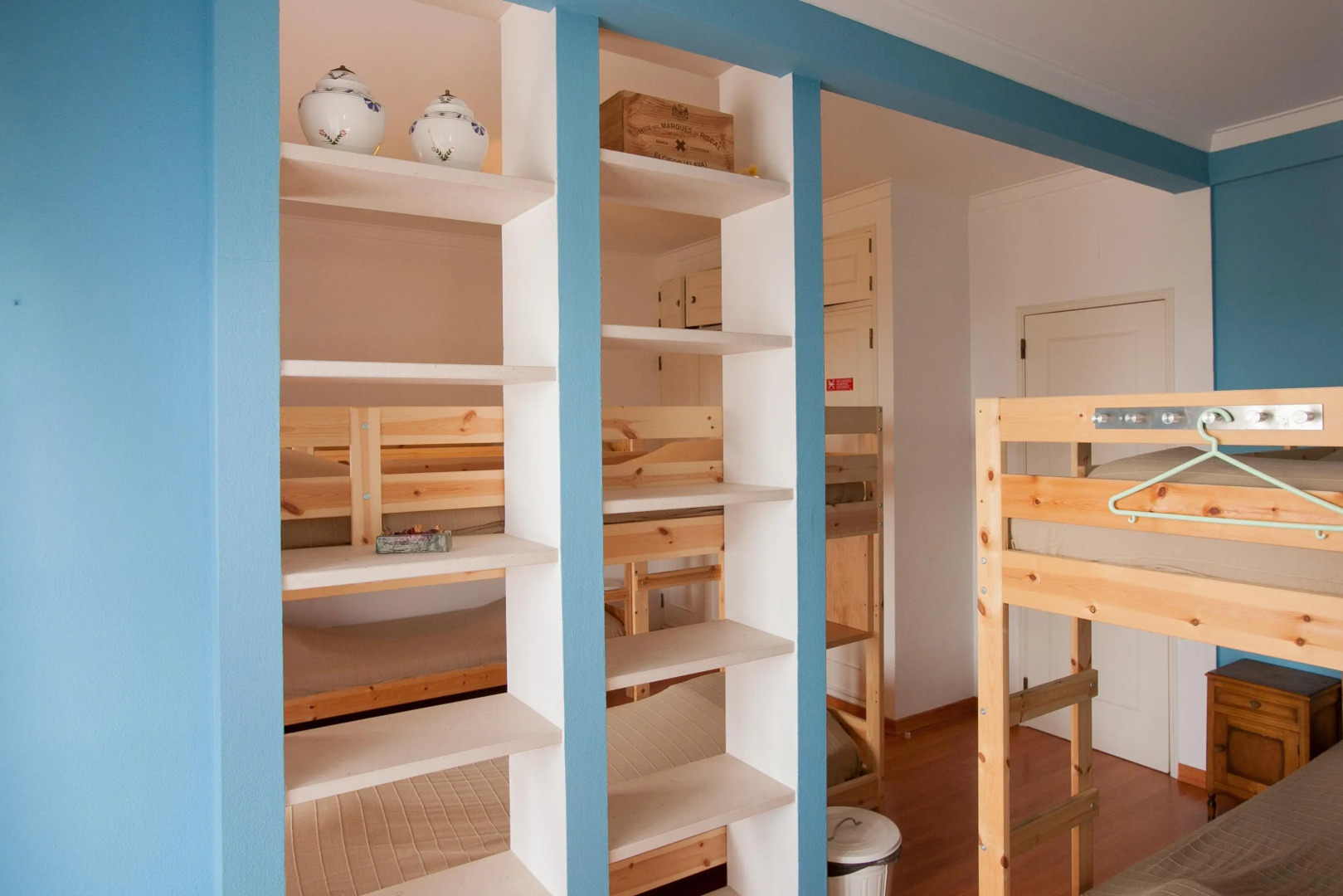 Ericeira Chill Hill Hostel & Private Rooms - Peach Garden