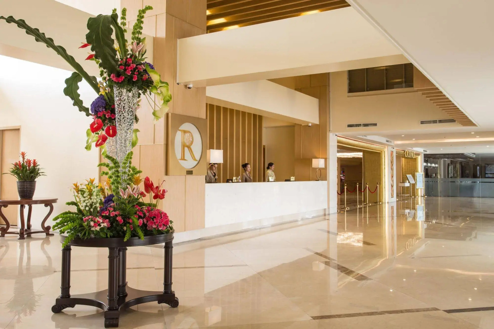 Royce Hotel & Casino