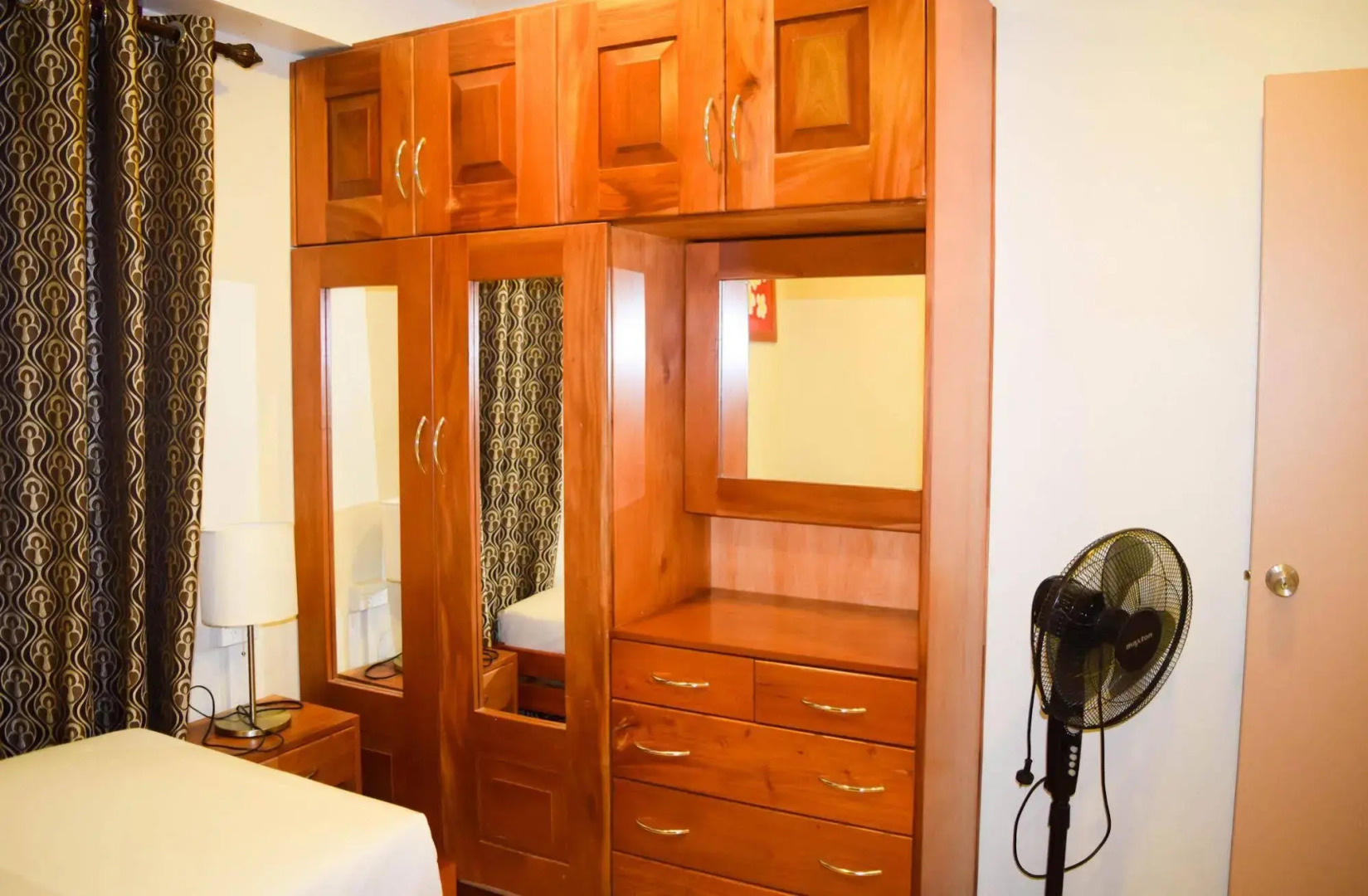 Al-Minhaj Service Apartments