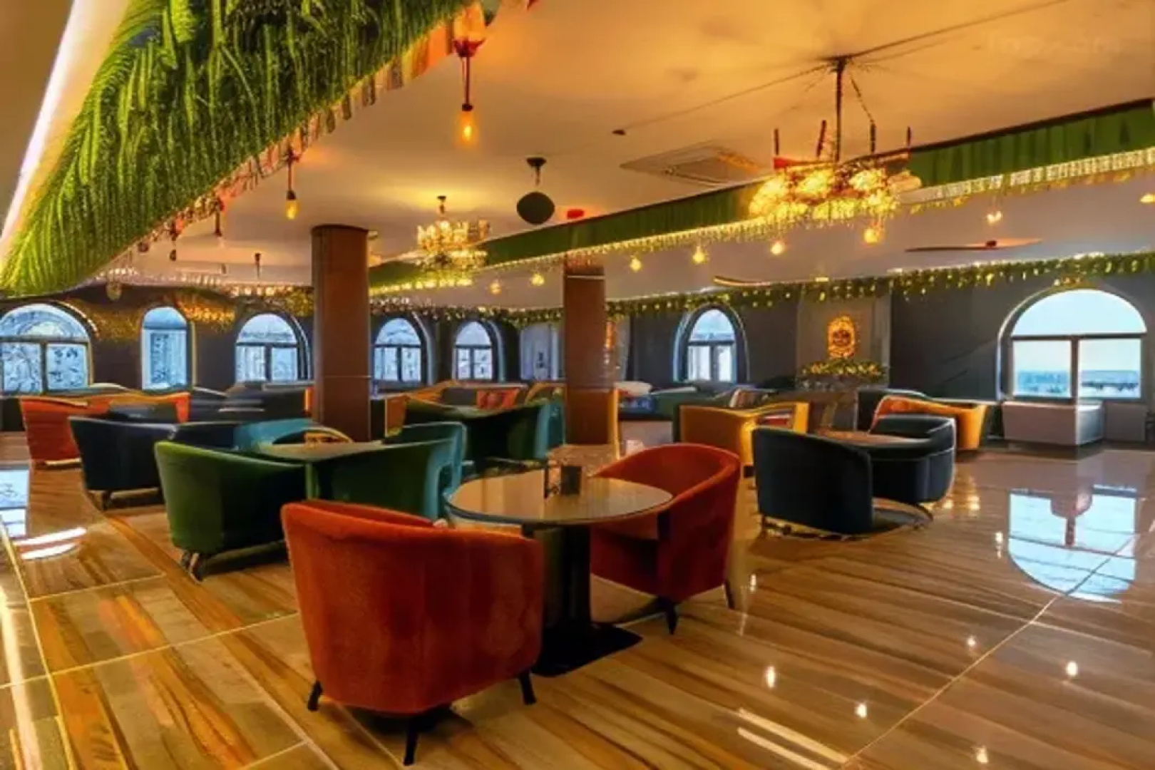 Sarok Hotel Douhok