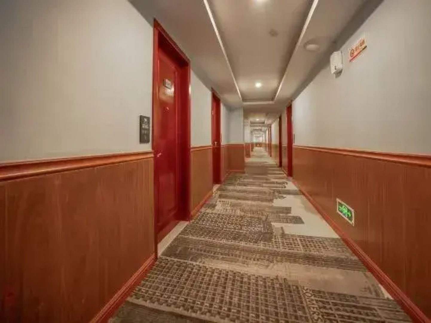 Tianhao Business Hotel