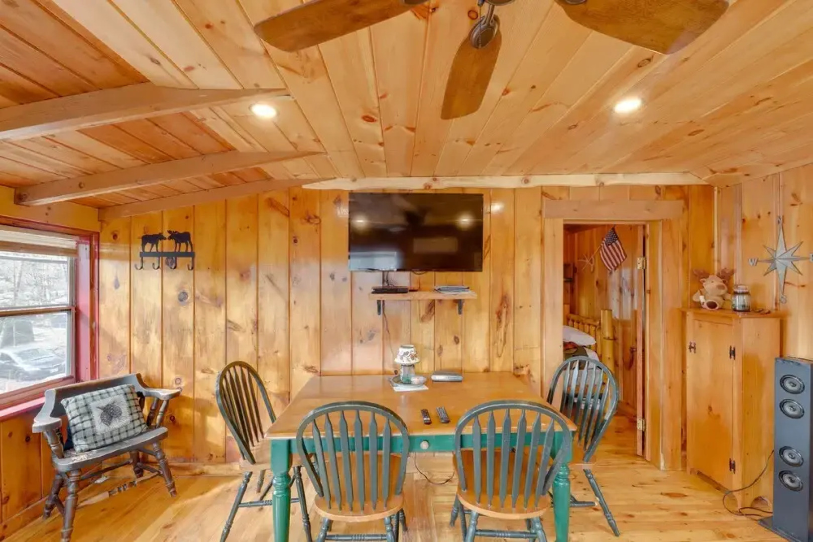 Lovely Maine Cabin w/ Deck, Gas Grill & Fire Pit!