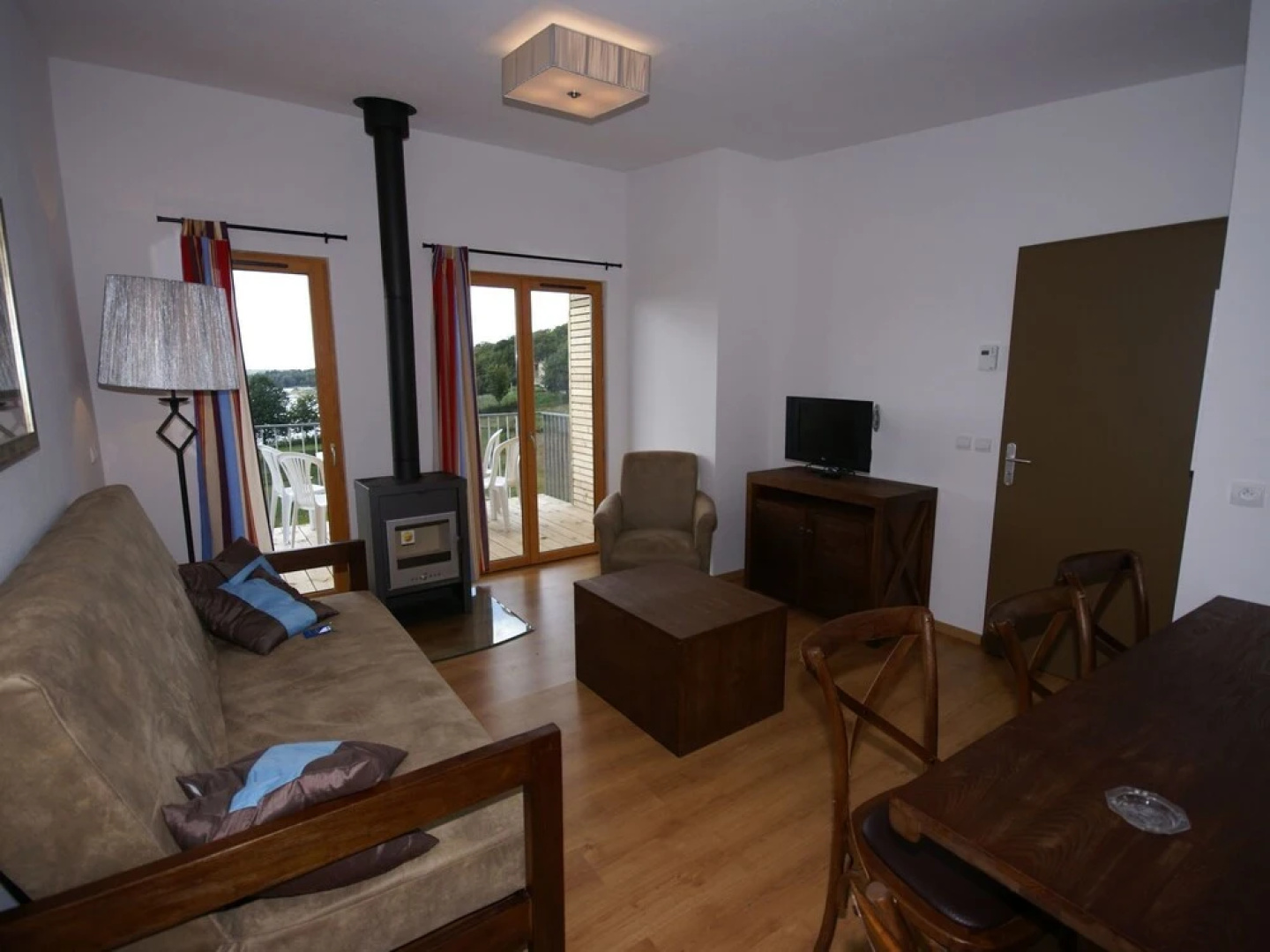Nice Apartment With a View of the Lake in Beautiful Valjoly