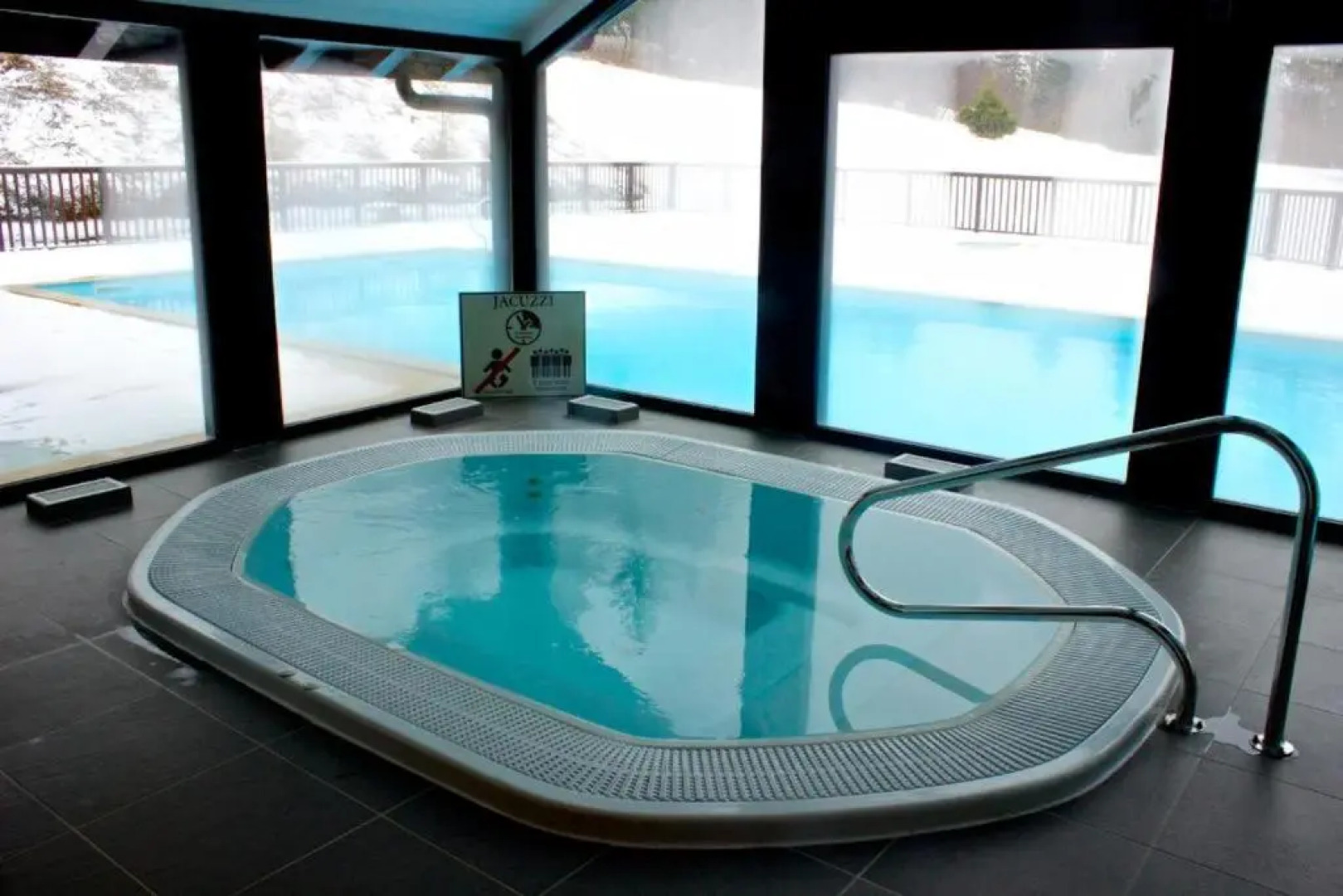 Résidence Les Alpages 4 étoiles - Appartement 4 personnes - Piscine, Hammam, Sauna, Jacuzzi - ValCenis 73480