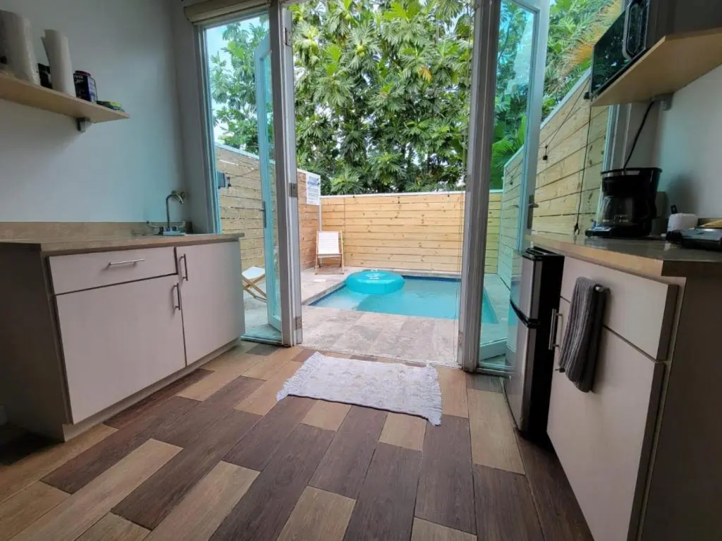 One bdr with private pool and views- Suite 2 at 413